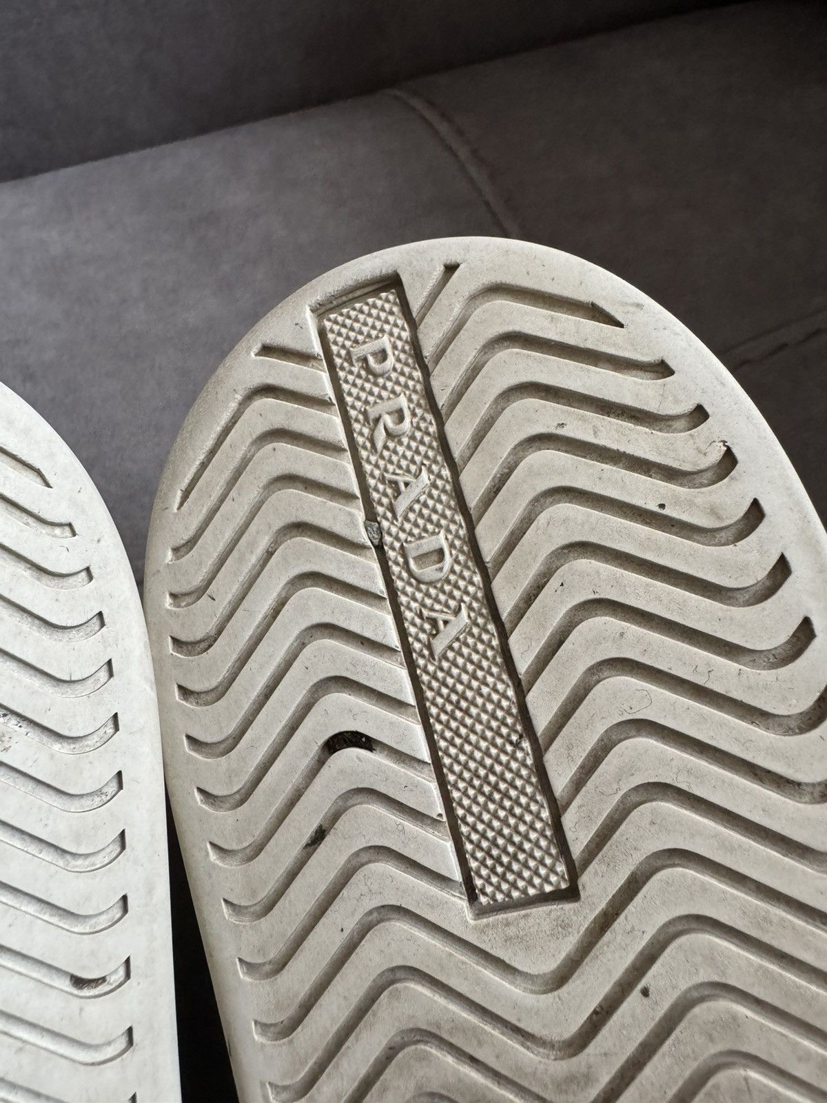 Prada Prada men sneakers SZ UK8 study insole measurements in photo Size US 9.5 / EU 42-43 - 13 Thumbnail