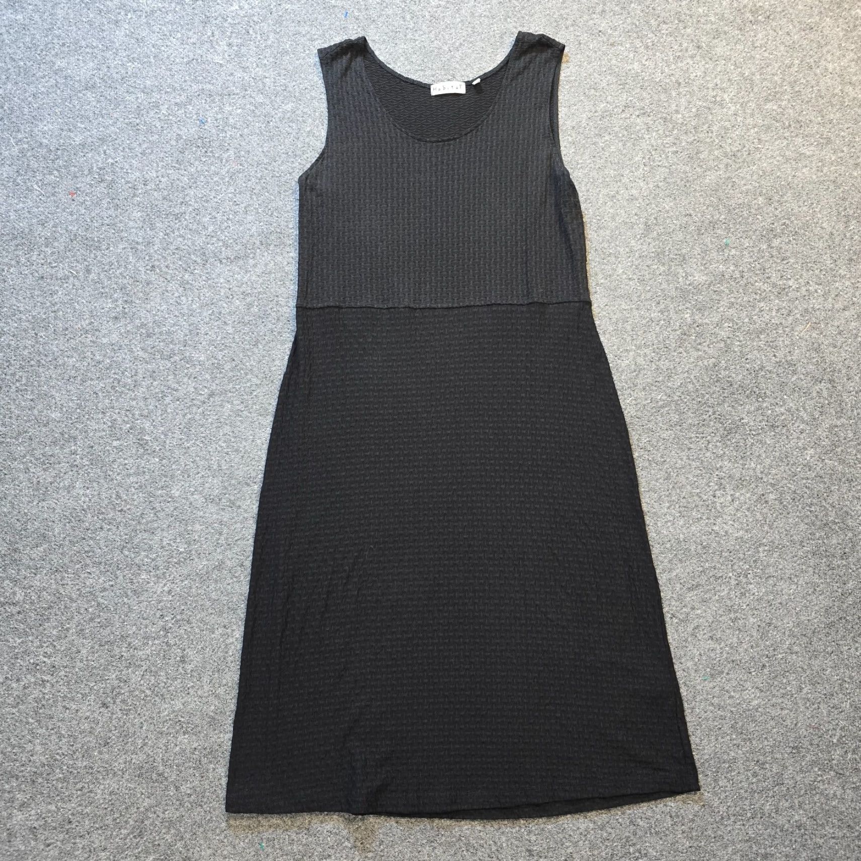 Habitat Habitat Dress Women Size Small Black Textured A-Line Stretch Sleeveless Capsule Dress Size S / US 4 / IT 40 - 2 Thumbnail
