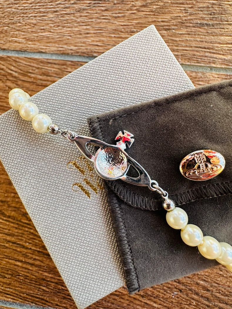 Vivienne Westwood Vivienne Westwood Mini bas relief Silver Saturn Pearl Brac Size ONE SIZE - 5 Thumbnail