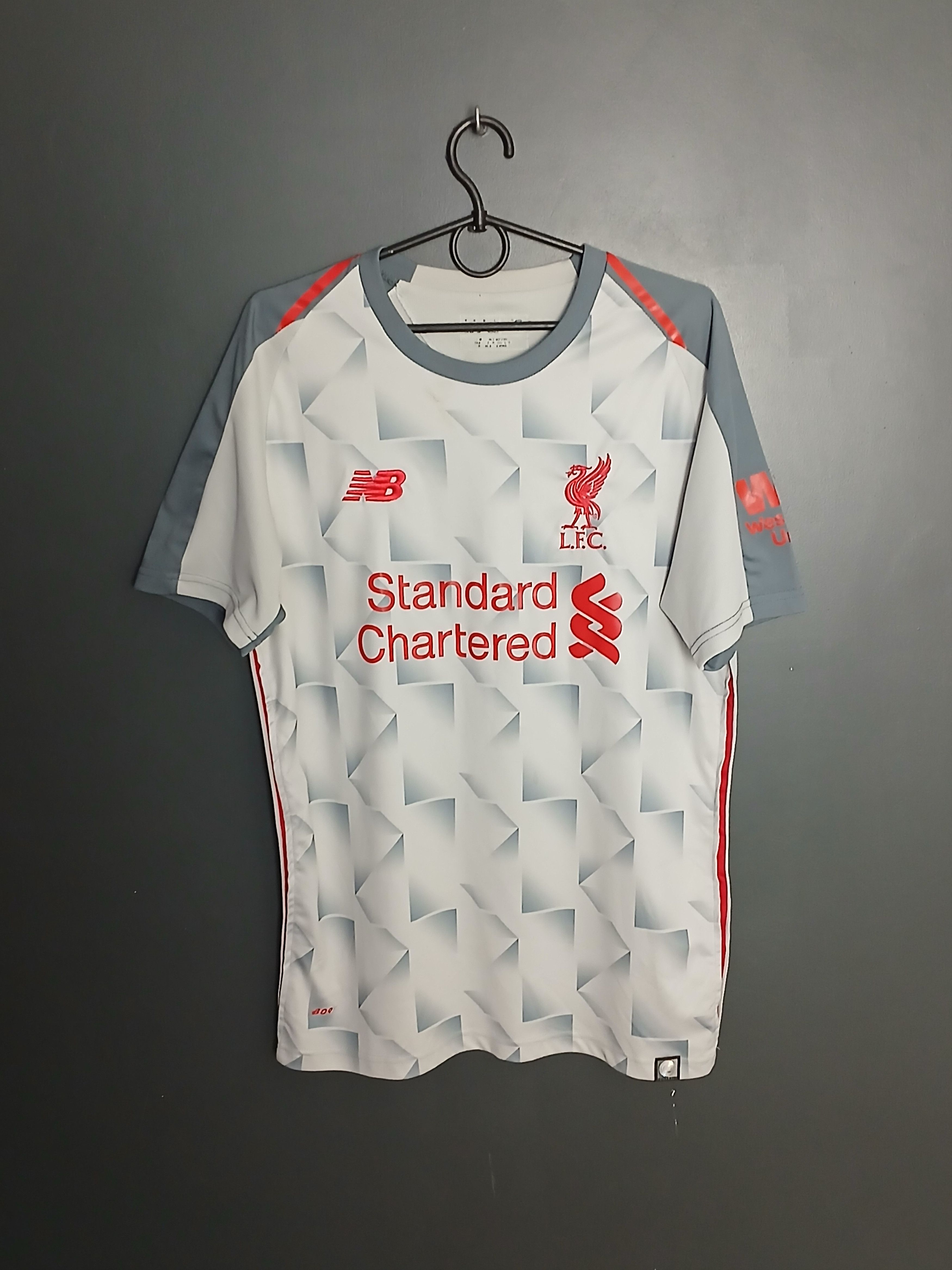 Other Liverpool 18/19 Third Football Jersey T-Shirt Size US M / EU 48-50 / 2 - 1 Thumbnail