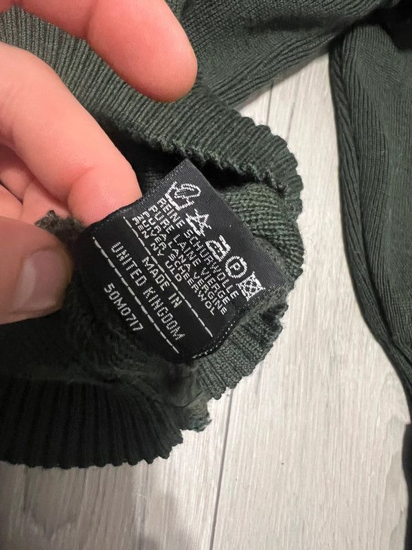 Burberry sweater Burberrys M olive khaki rare have M wool Size US M / EU 48-50 / 2 - 10 Thumbnail