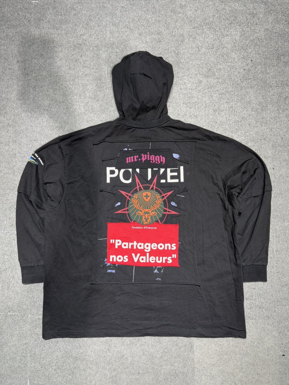 Vetements Vetements Black Oversized Russia Patchwork Hoodie Size US S / EU 44-46 / 1 - 2 Thumbnail