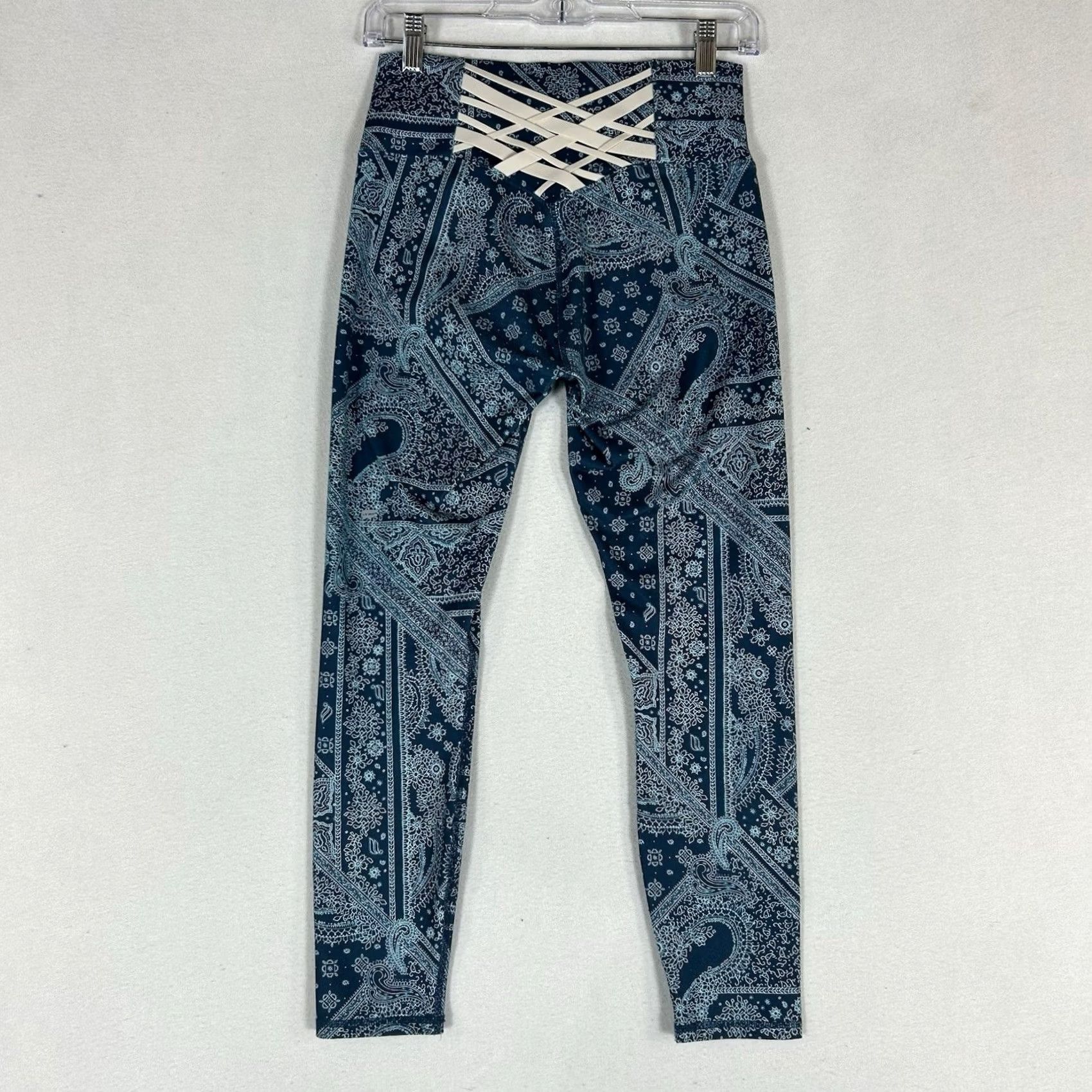 Fabletics Fabletics Leggings Womens S Blue Geometric Abstract Pull-On Yoga High Waist Powerhold Slim Inked Inseam 25.5 in Size 28" / US 6 / IT 42 - 4 Thumbnail