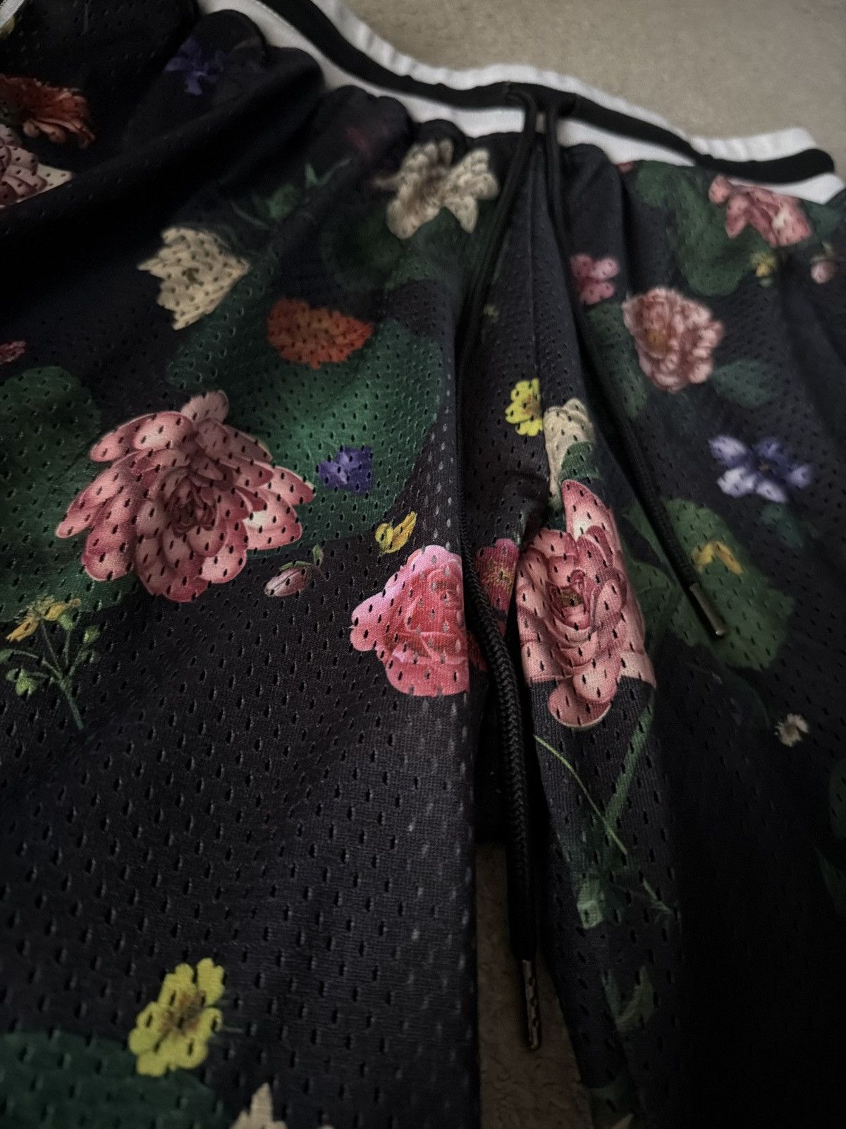 John Elliott John Elliott Floral Game Shorts size 2/Medium Size US 32 / EU 48 - 3 Thumbnail