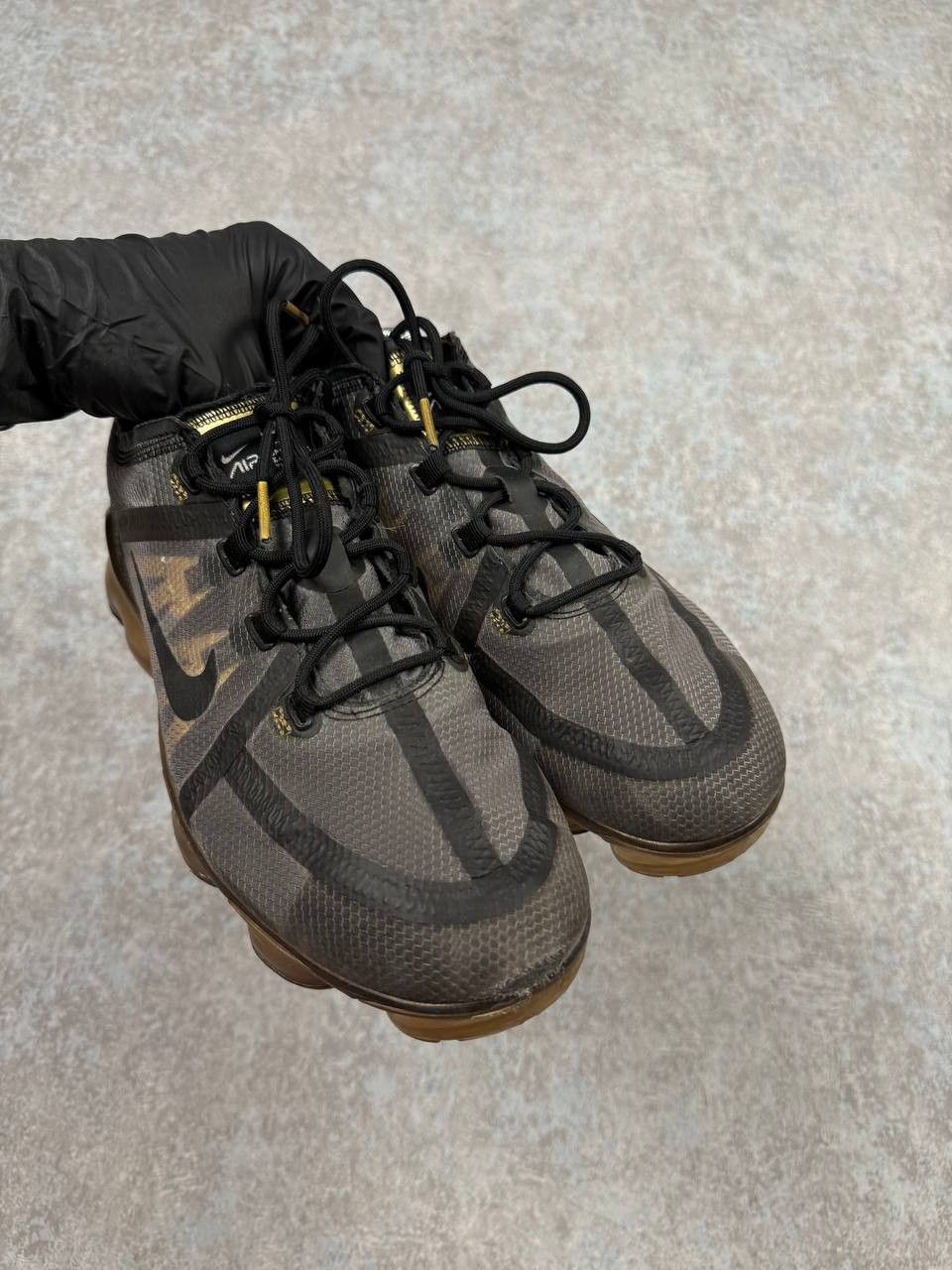 Nike Nike Air Vapormax Black Gold Sneakers Size US 9 / EU 42 - 4 Thumbnail