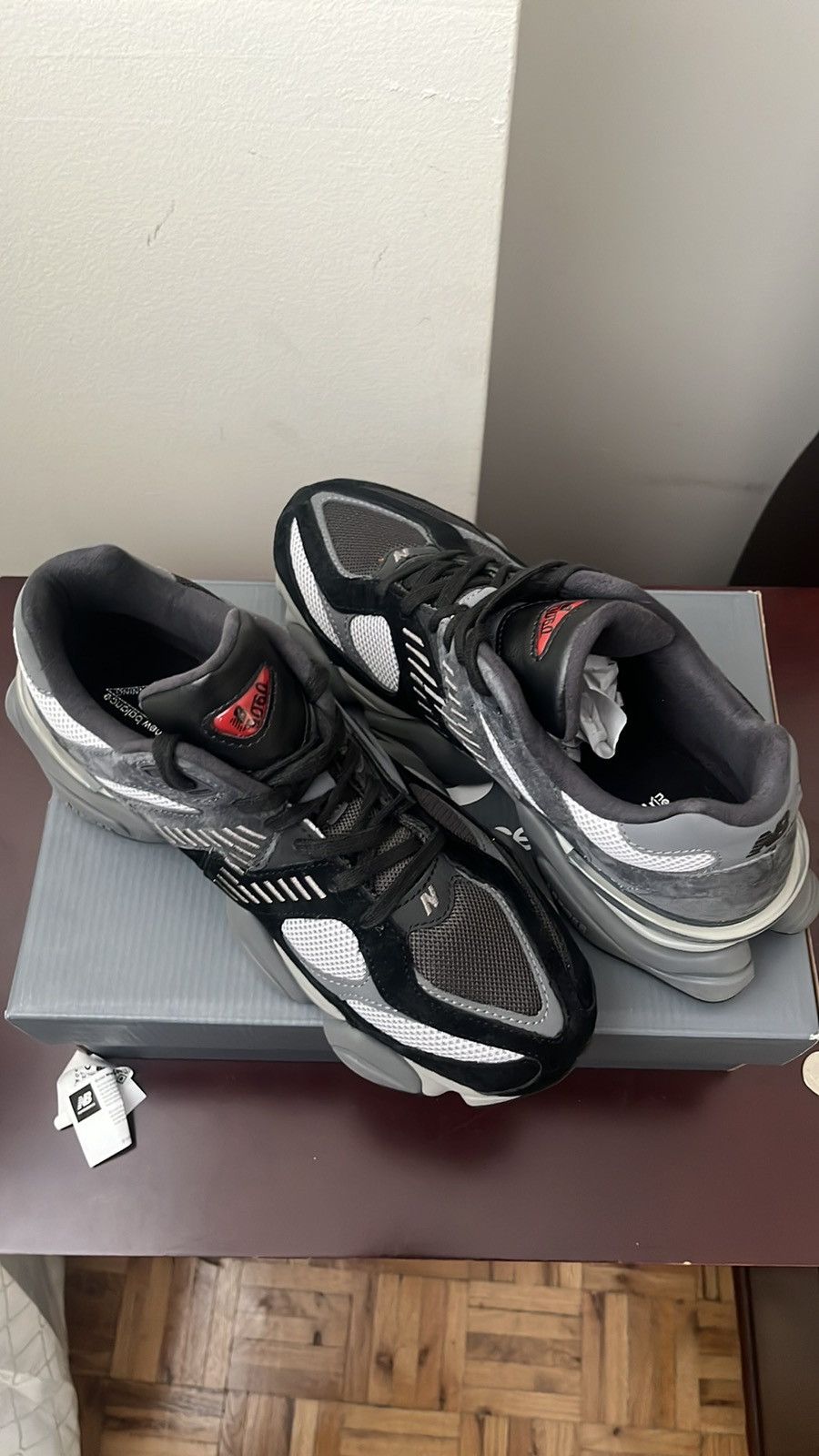 New Balance New Balance 9060: Black Castlerock Grey Size US 9 / EU 42 - 1 Thumbnail