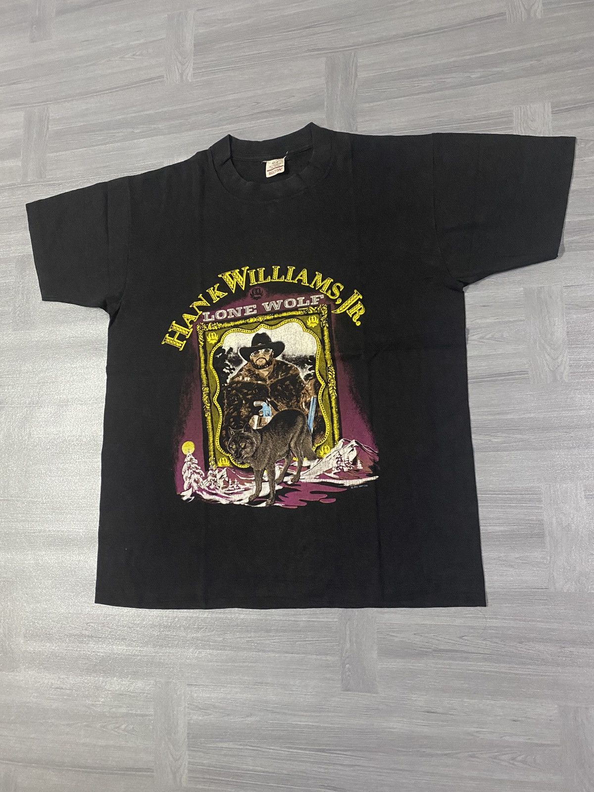 Vintage Vintage 1990 Hank Williams Jr Lone Wolf Tour Tee Size US L / EU 52-54 / 3 - 2 Thumbnail