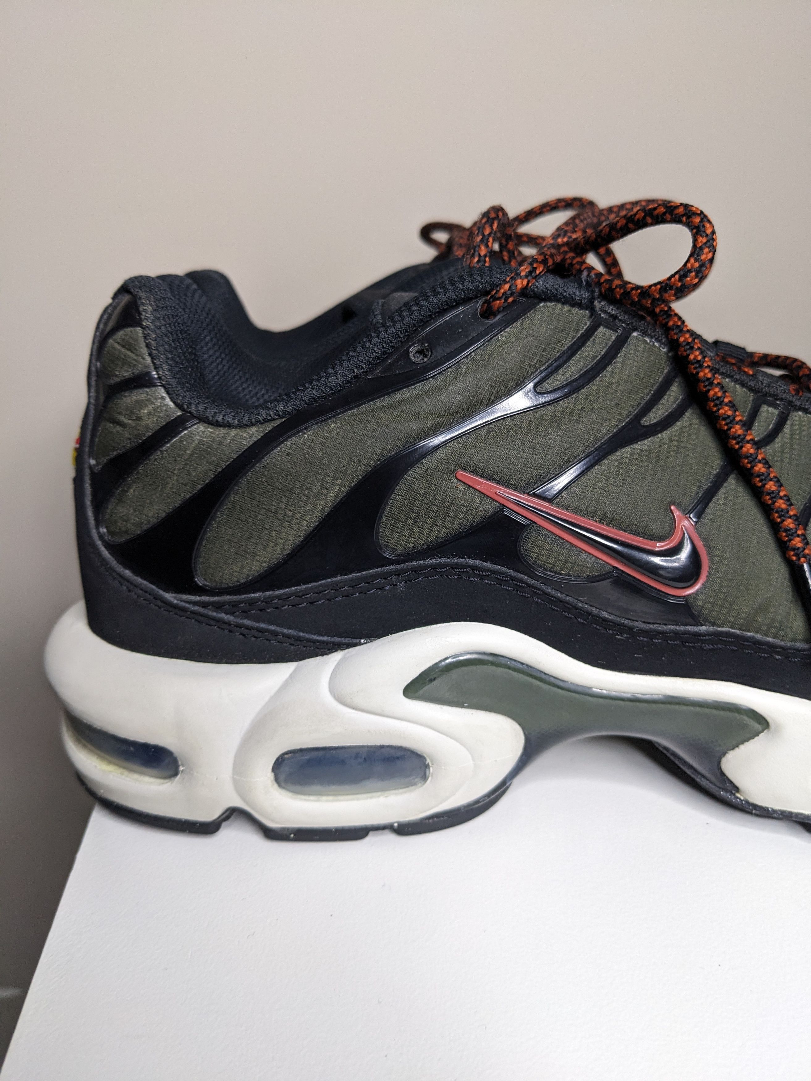 Nike Nike Air Max Plus Mens Sz 10 Cargo Khaki Phantom FB9722-300 Size US 10 / EU 43 - 2 Thumbnail