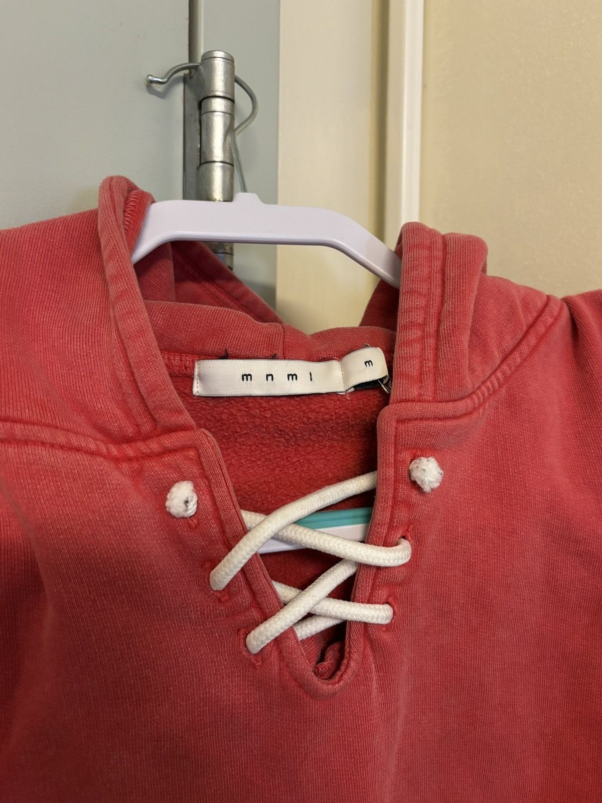 MNML × Vintage Men’s cropped red hoodie Size US M / EU 48-50 / 2 - 2 Thumbnail