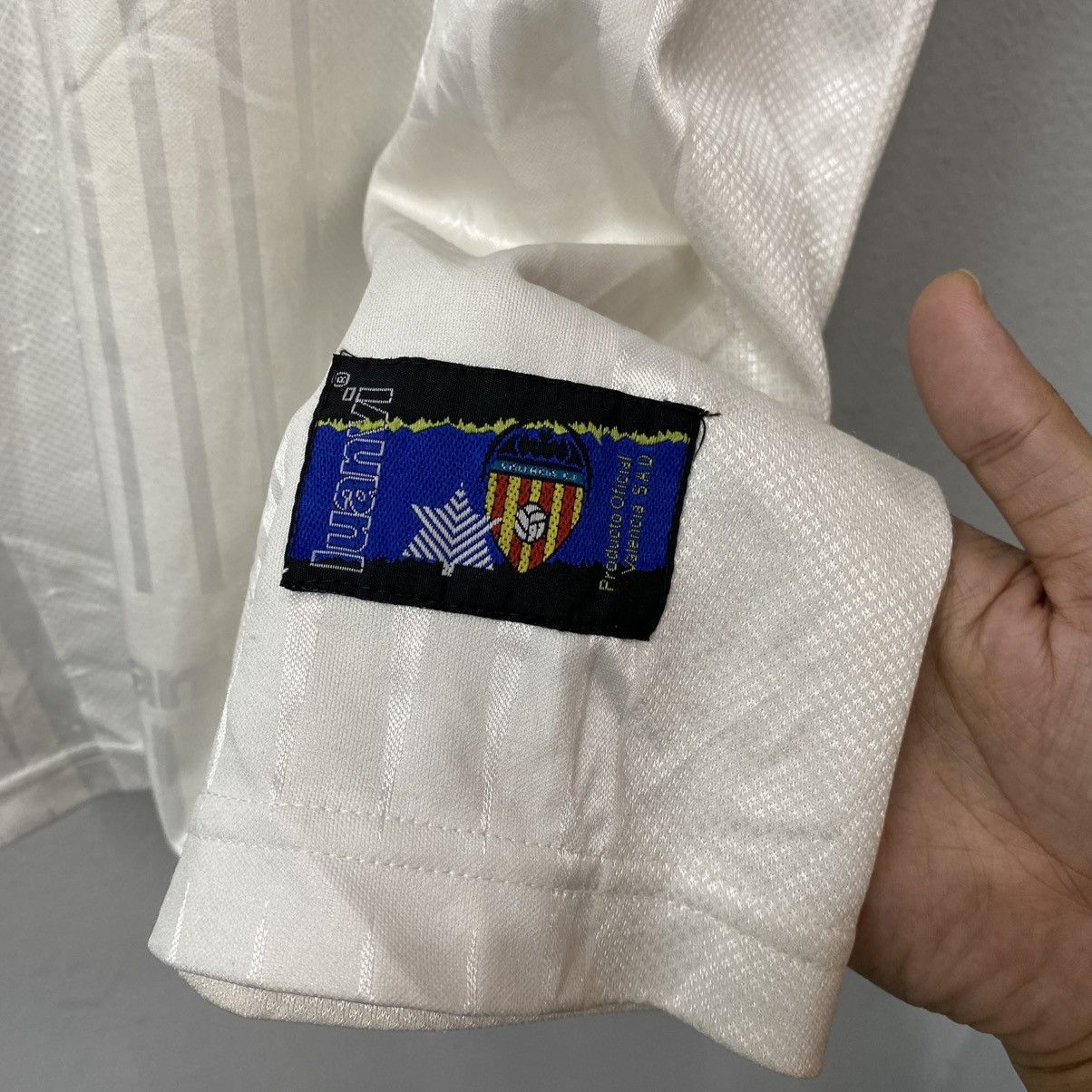 Vintage Vintage 97/98 VALENCIA CF La Liga Home Kit Luanvi Jersey Size US L / EU 52-54 / 3 - 8 Thumbnail