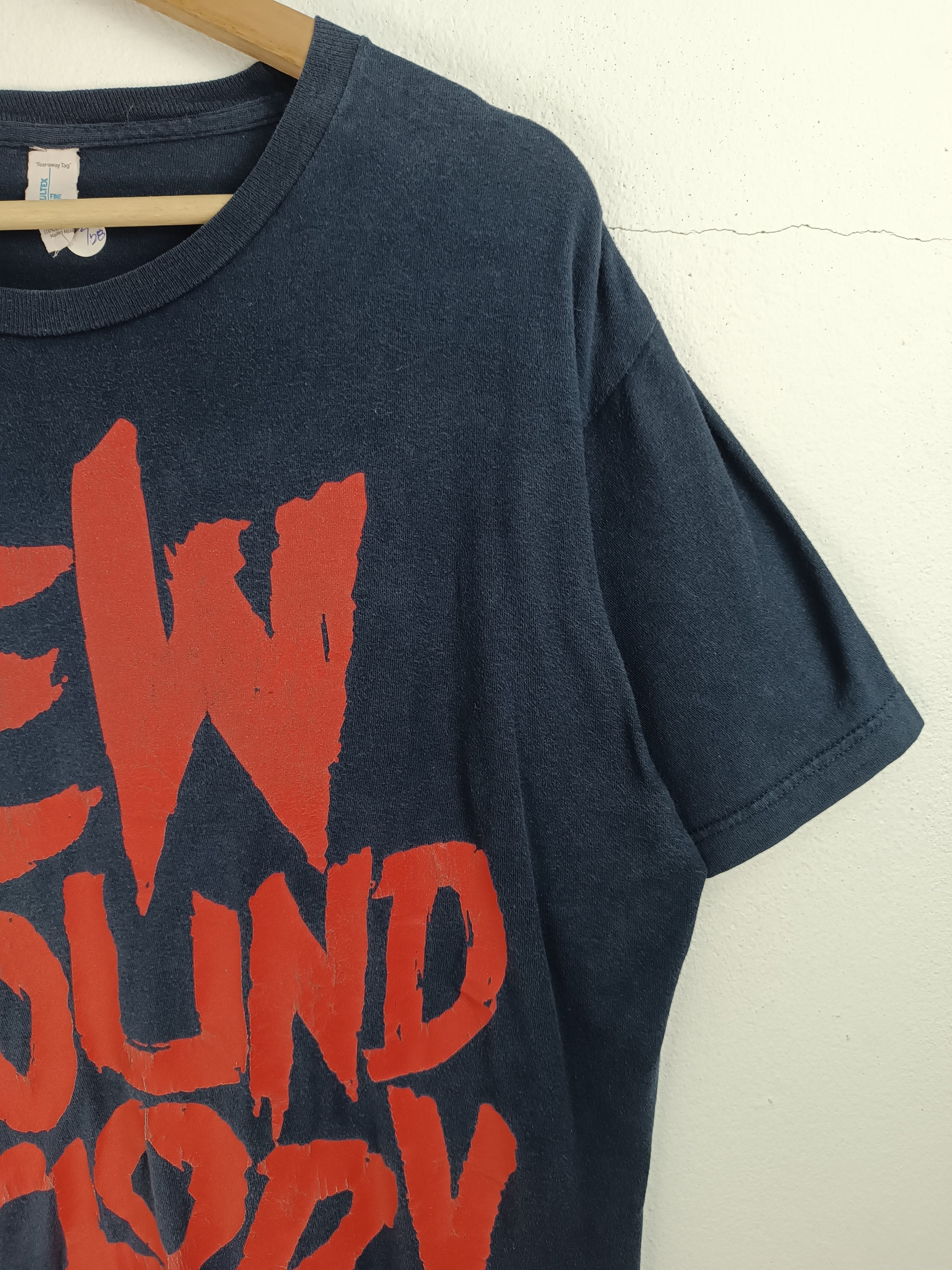 Band Tees VINTAGE NEW FOUND GLORY POP PUNKS NOT DEAD TEE 41 182 Size US L / EU 52-54 / 3 - 13 Thumbnail