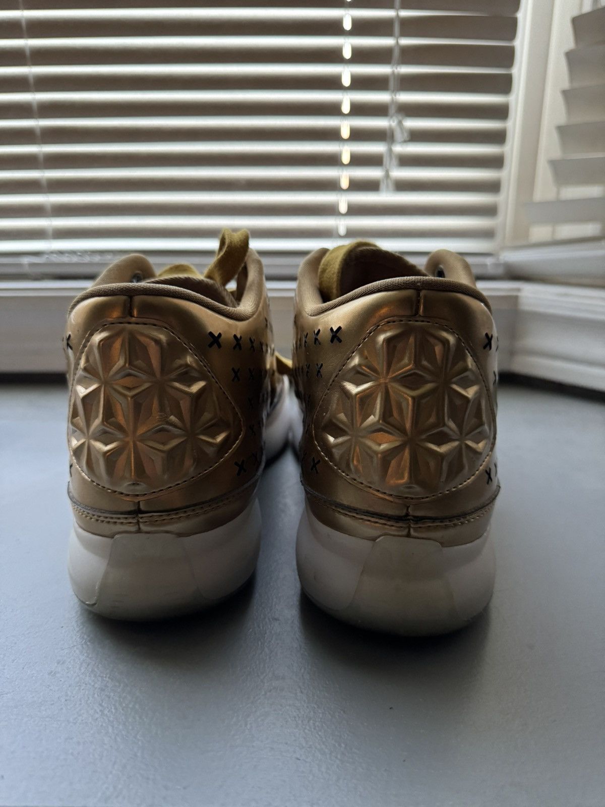 Nike NEED GONE ‼️ Nike Kobe 10 EXT “Liquid Gold” Size US 8.5 / EU 41-42 - 4 Thumbnail