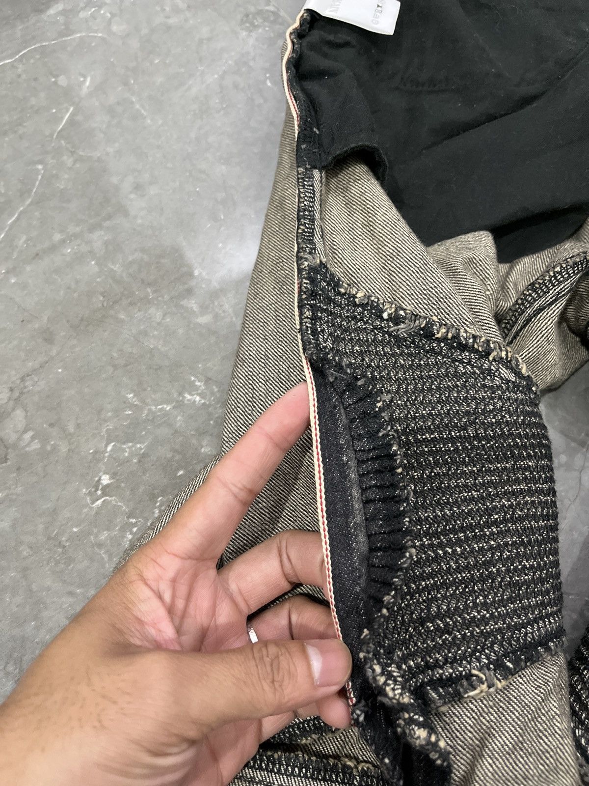 Balmain Balmain black stone wash decarnin Size US 33 - 16 Thumbnail