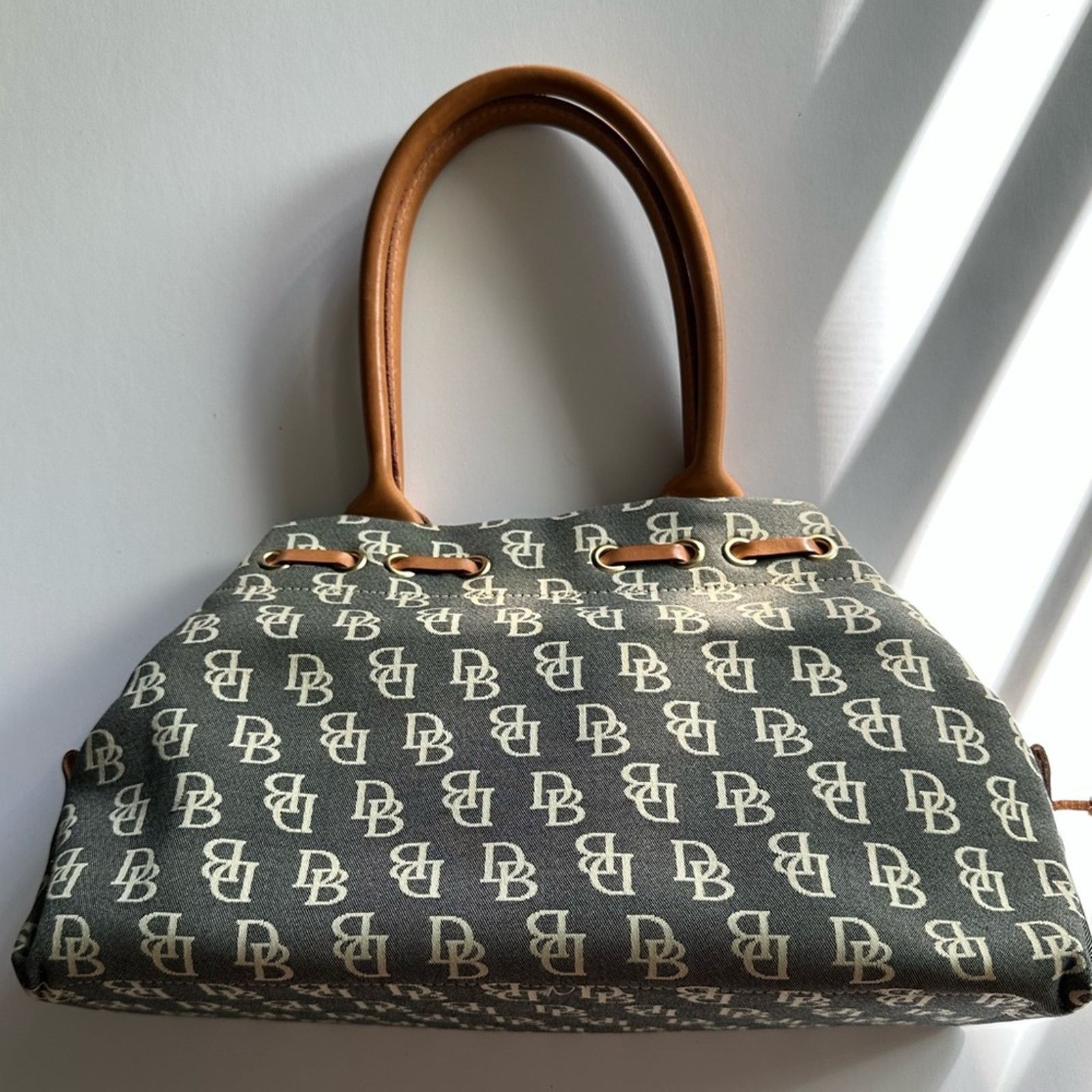 Dooney & Bourke Vintage Dooney & Bourke Authentic Tulip Tassel Tote Bag Size ONE SIZE - 5 Thumbnail