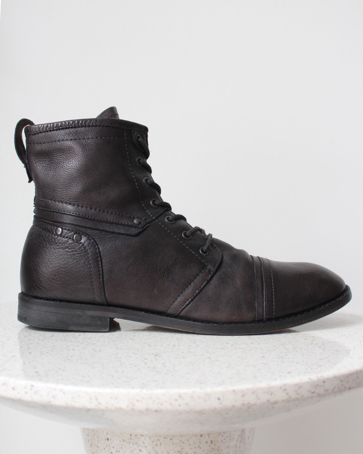 Vintage SS2015 GUESS BLACK LEATHER CAP TOE BOOTS Size US 11 / EU 44 - 2 Thumbnail