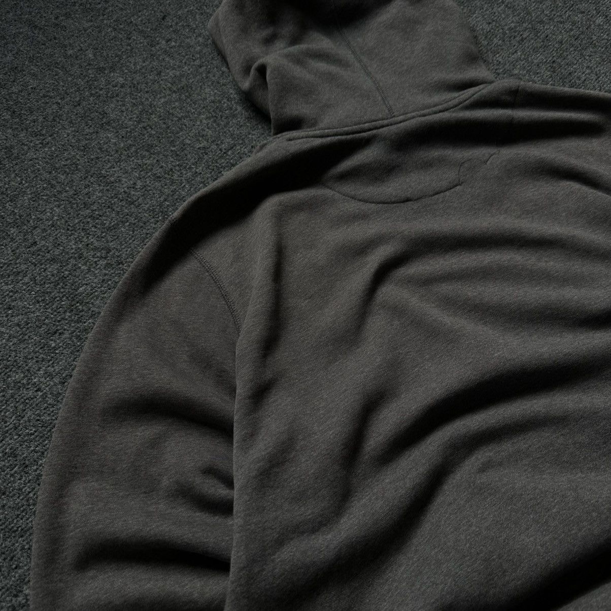 Nike VTG Japanese Style Dark Gray Hoodie Nike Size L Distressed Size US L / EU 52-54 / 3 - 14 Thumbnail