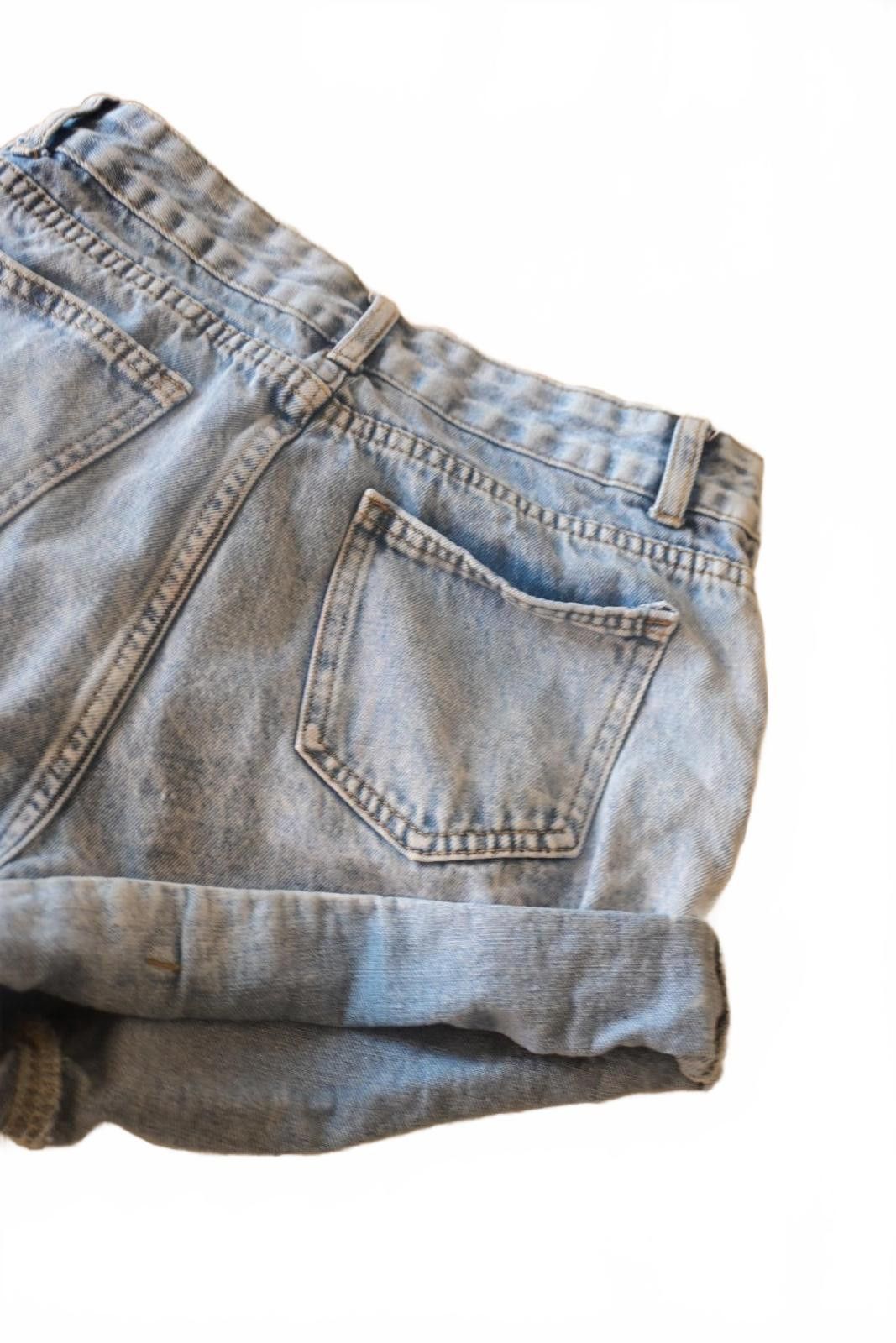 The Unbranded Brand SHEIN Classic Light Blue Denim Shorts with Rolled Hem MEDIUM Size 30" / US 8 / IT 44 - 5 Thumbnail