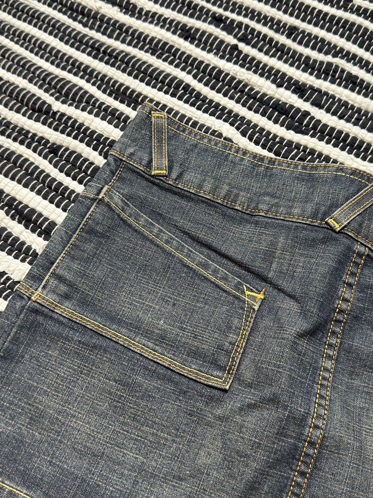 Von Dutch VINTAGE VON DUTCH 2000s MINI DENIM SKIRT Size 28" / US 6 / IT 42 - 8 Thumbnail
