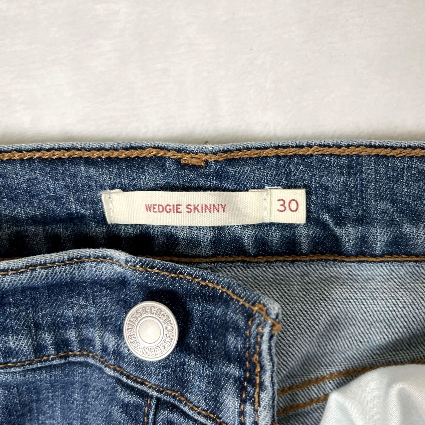Levi's Levi's Wedgie Skinny High Rise Jeans Womens 30 Blue Medium Wash Distressed Denim Size 30" / US 8 / IT 44 - 4 Thumbnail