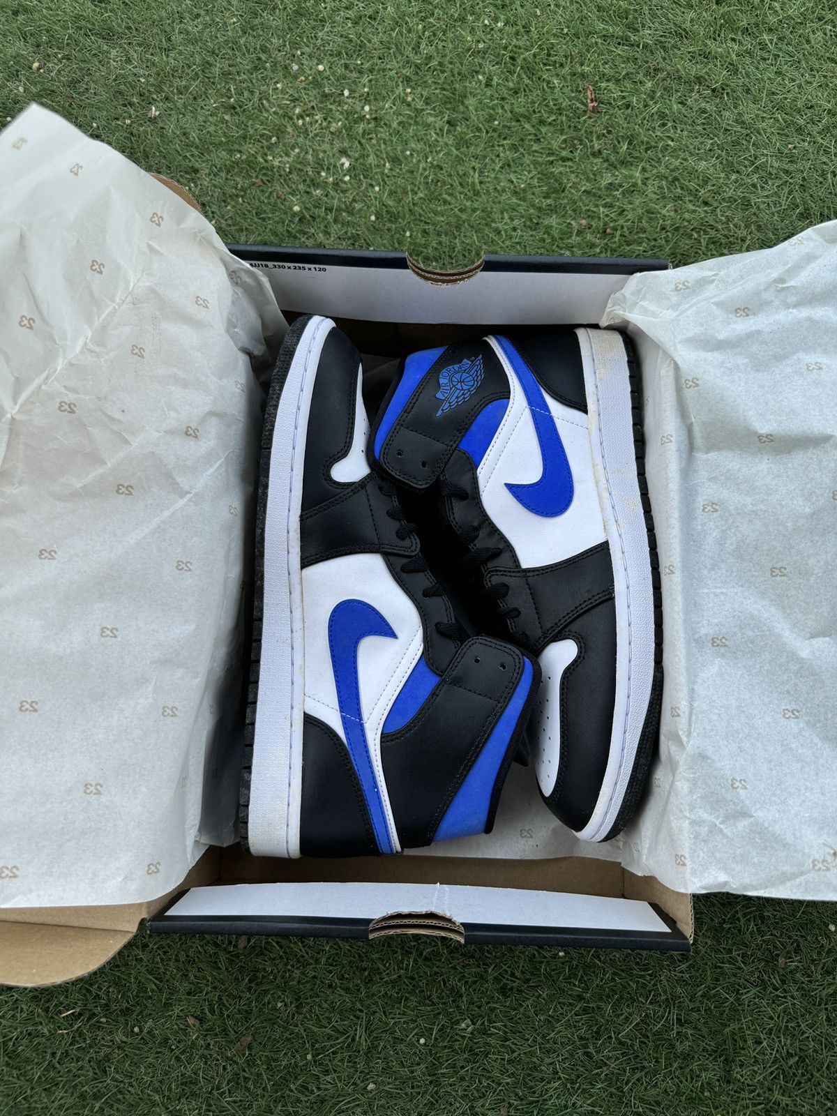 Nike NIKE AIR JORDAN 1 MID RETRO SNEAKERS Size US 10 / EU 43 - 9 Thumbnail