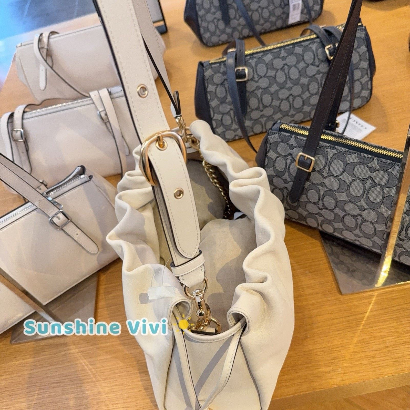 Coach NWT Coach Faye Large Shoulder Bag CCE68 Gold/Chalk Size ONE SIZE - 5 Thumbnail