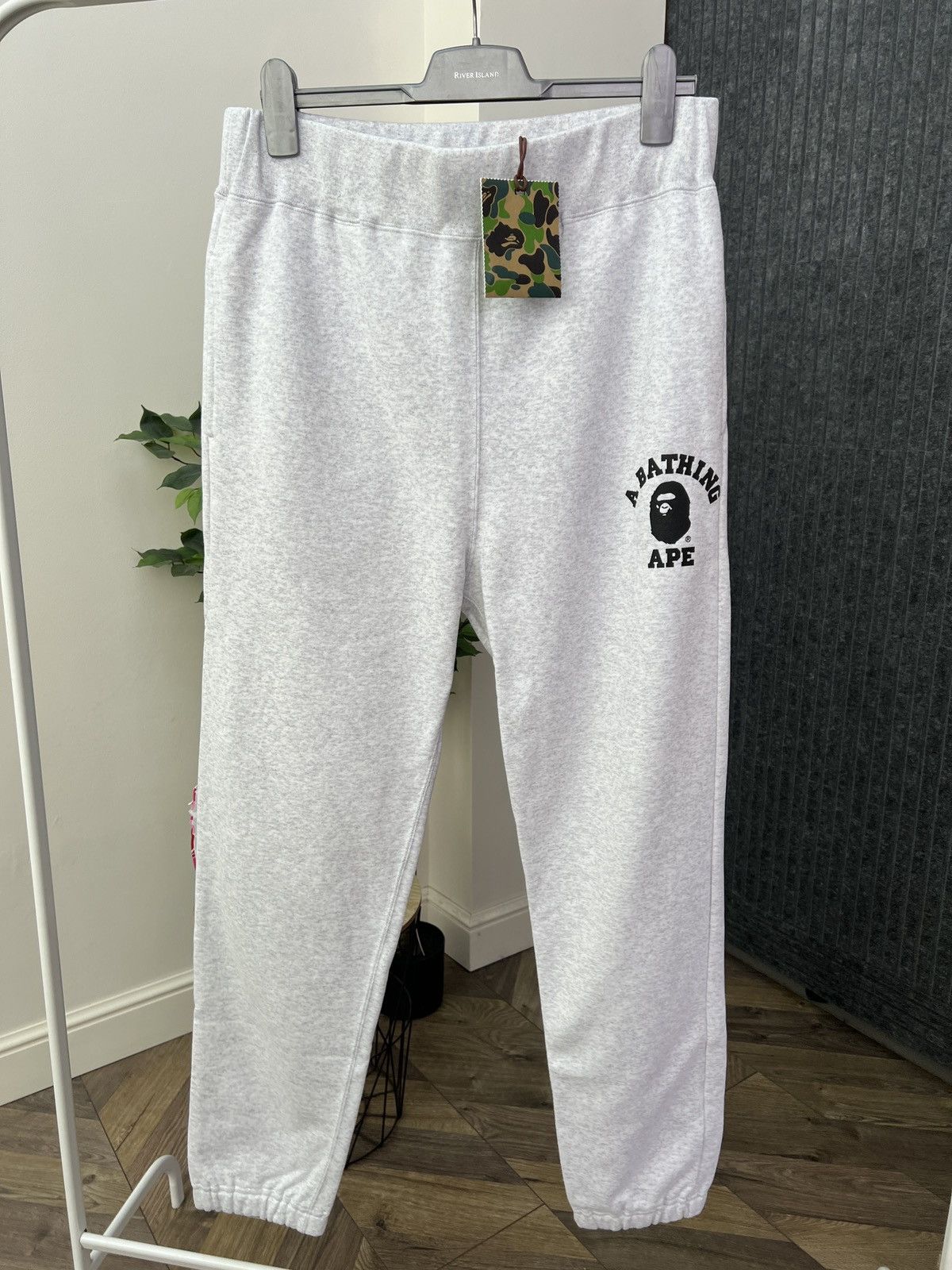 Bape A BATHING APE Men's COLLEGE WIDE FIT SWEAT PANTS Size US 34 / EU 50 - 6 Thumbnail