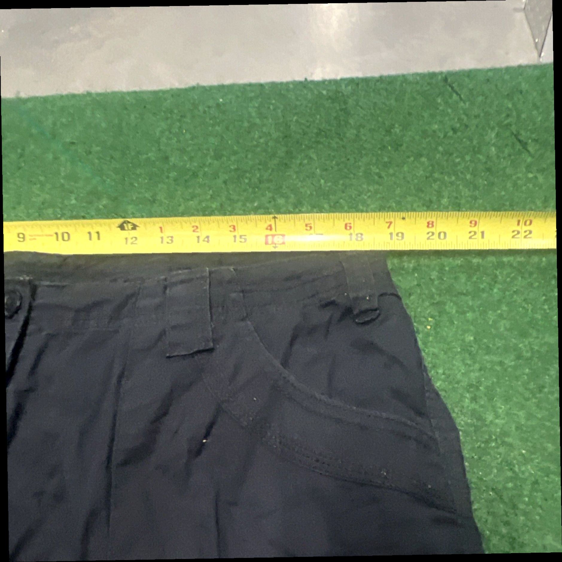 Vintage Fashionable Comfort for the Modern Woman Black Cargo Capri Pants in Size 14 Hemmed to Perfection Size 36" / US 14 / IT 50 - 6 Thumbnail