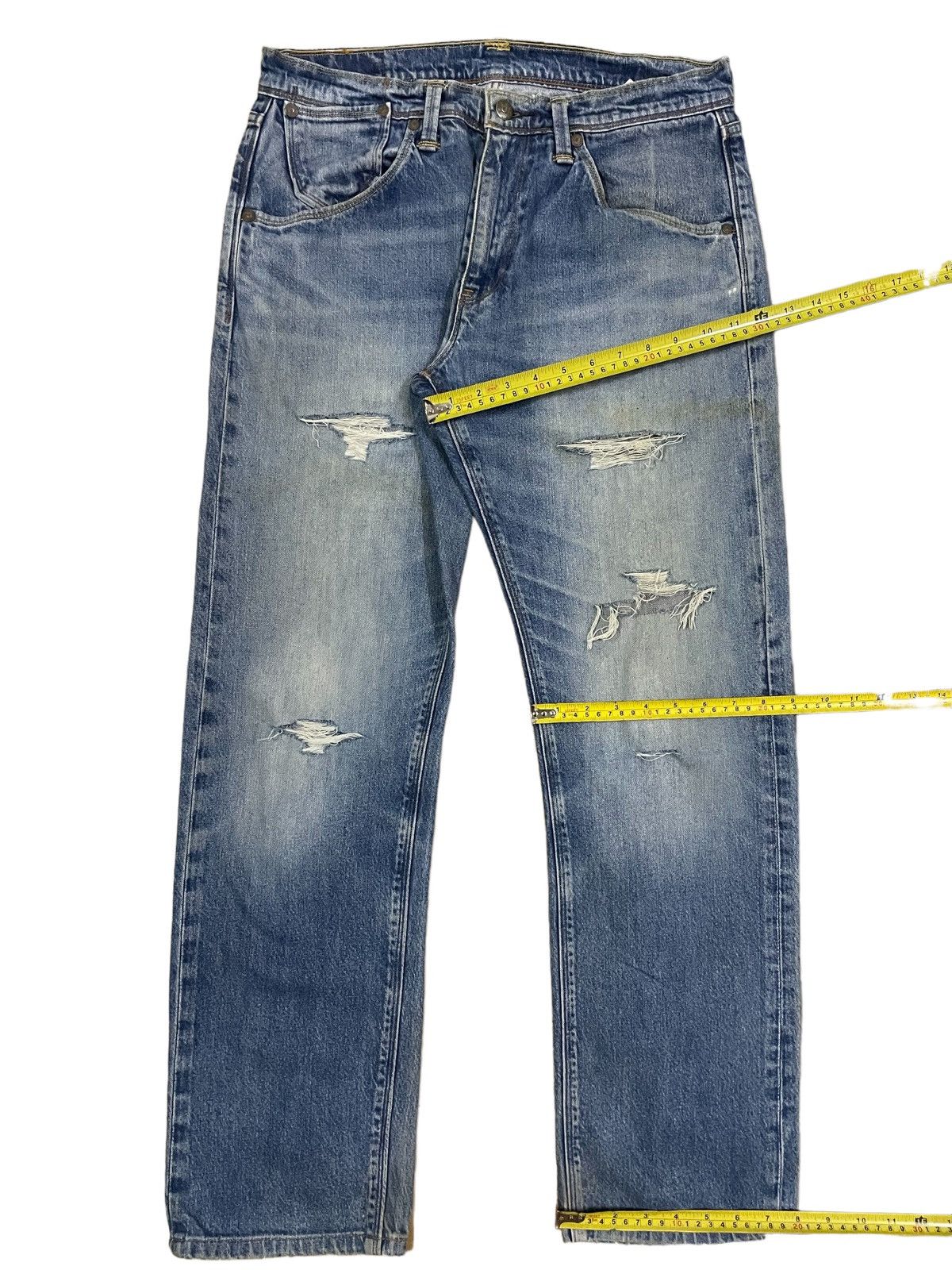 Levi's Vintage Levi’s Blue Wash Straight Loose Cut Distressed Jeans Size US 32 / EU 48 - 16 Thumbnail