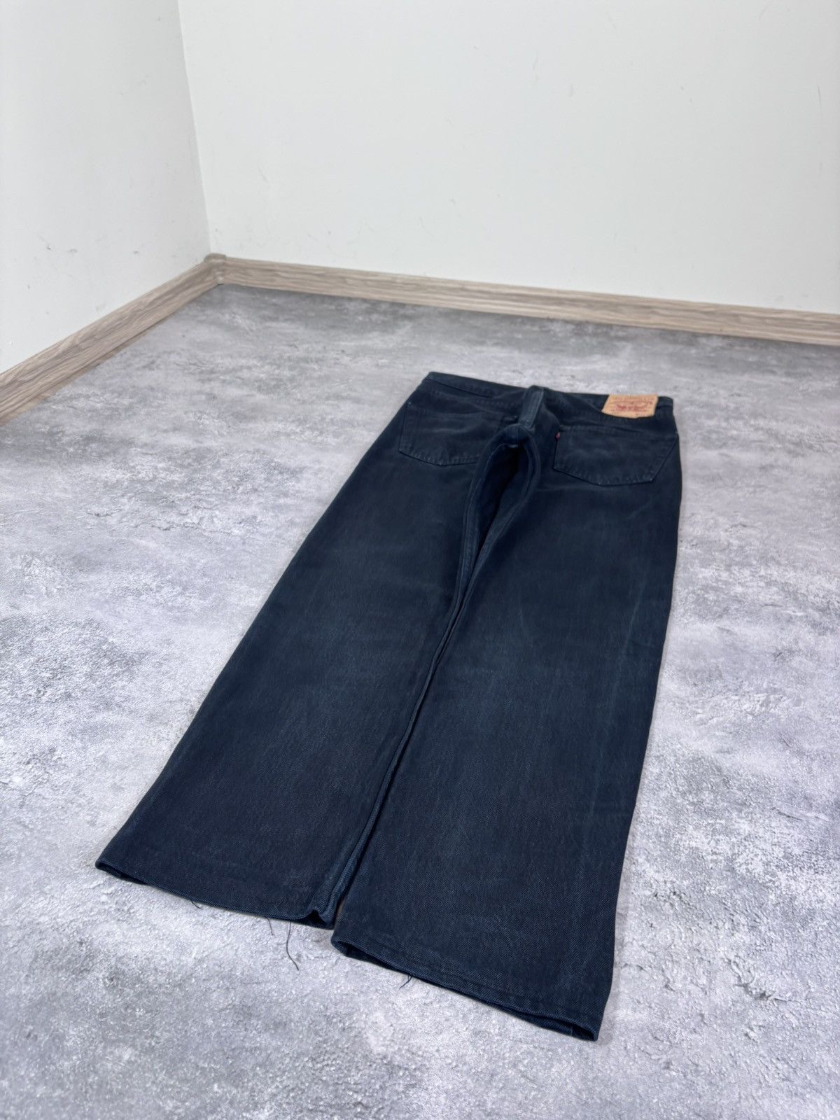 Levi's Vintage Levi’s 501 Men’s Black Denim Jeans USA Straight Size US 33 - 3 Thumbnail