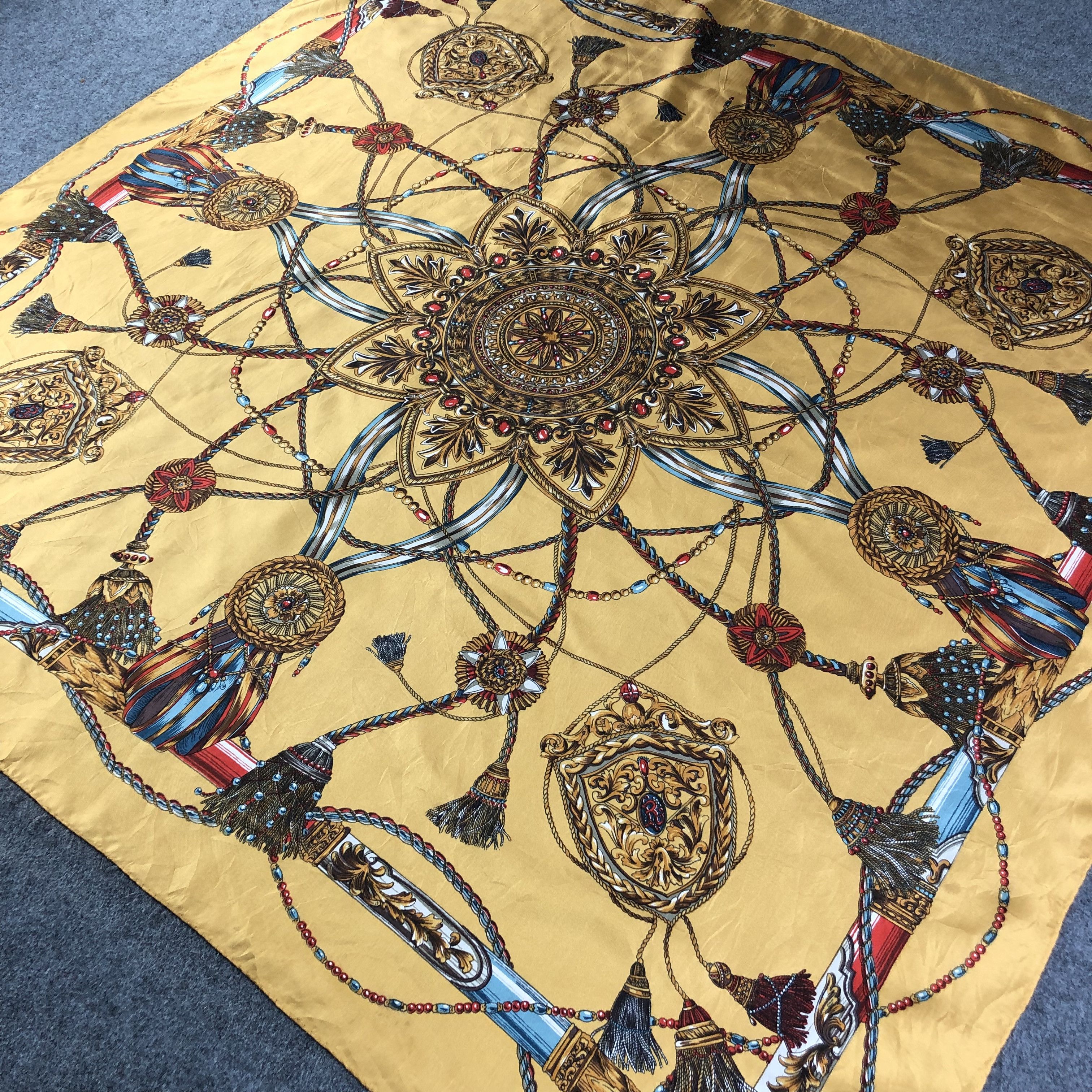 Japanese Brand Pola Luxury Design Silk Scarf M562 Size ONE SIZE - 2 Thumbnail