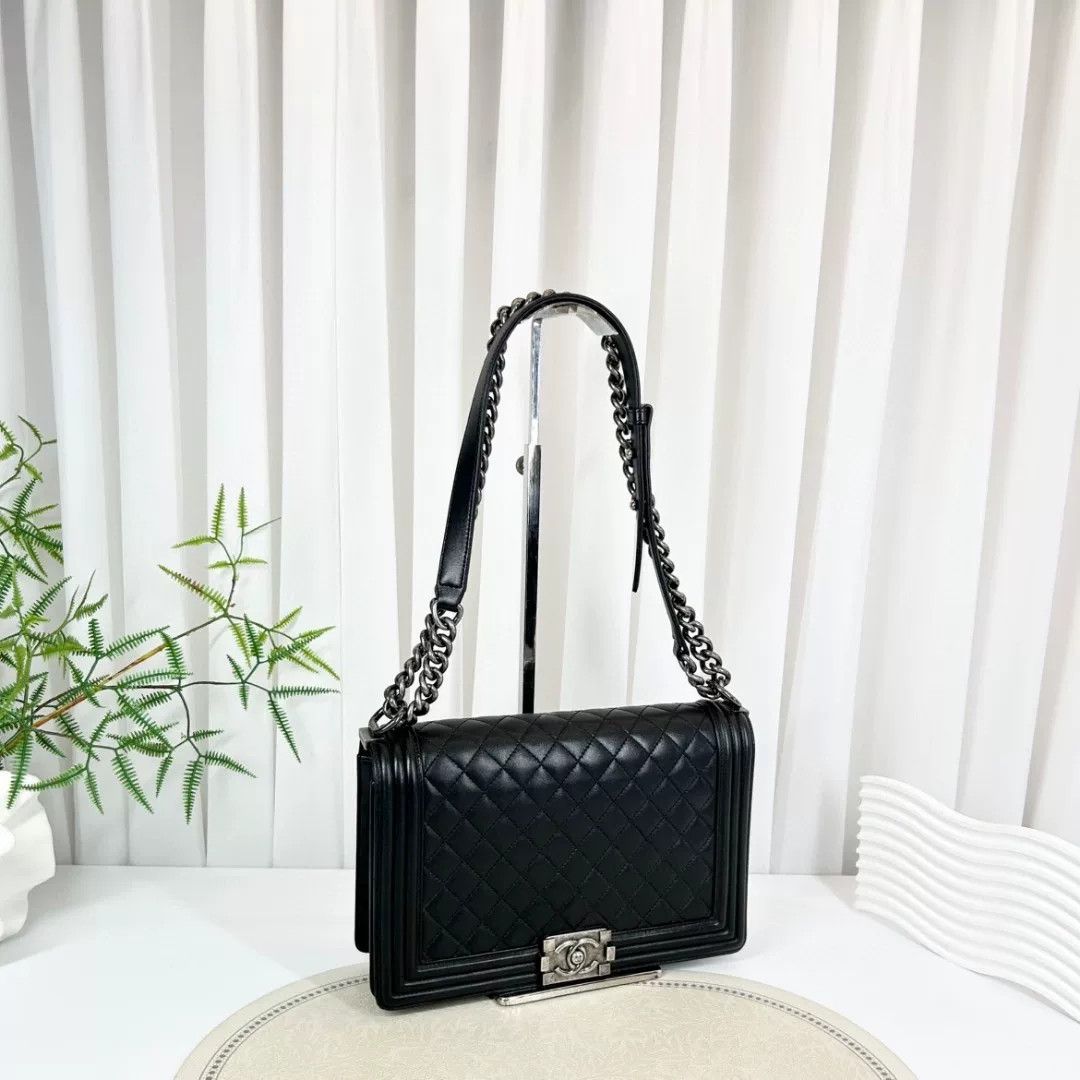 Chanel Pre-loved Bag Very good condition Size ONE SIZE - 1 Thumbnail