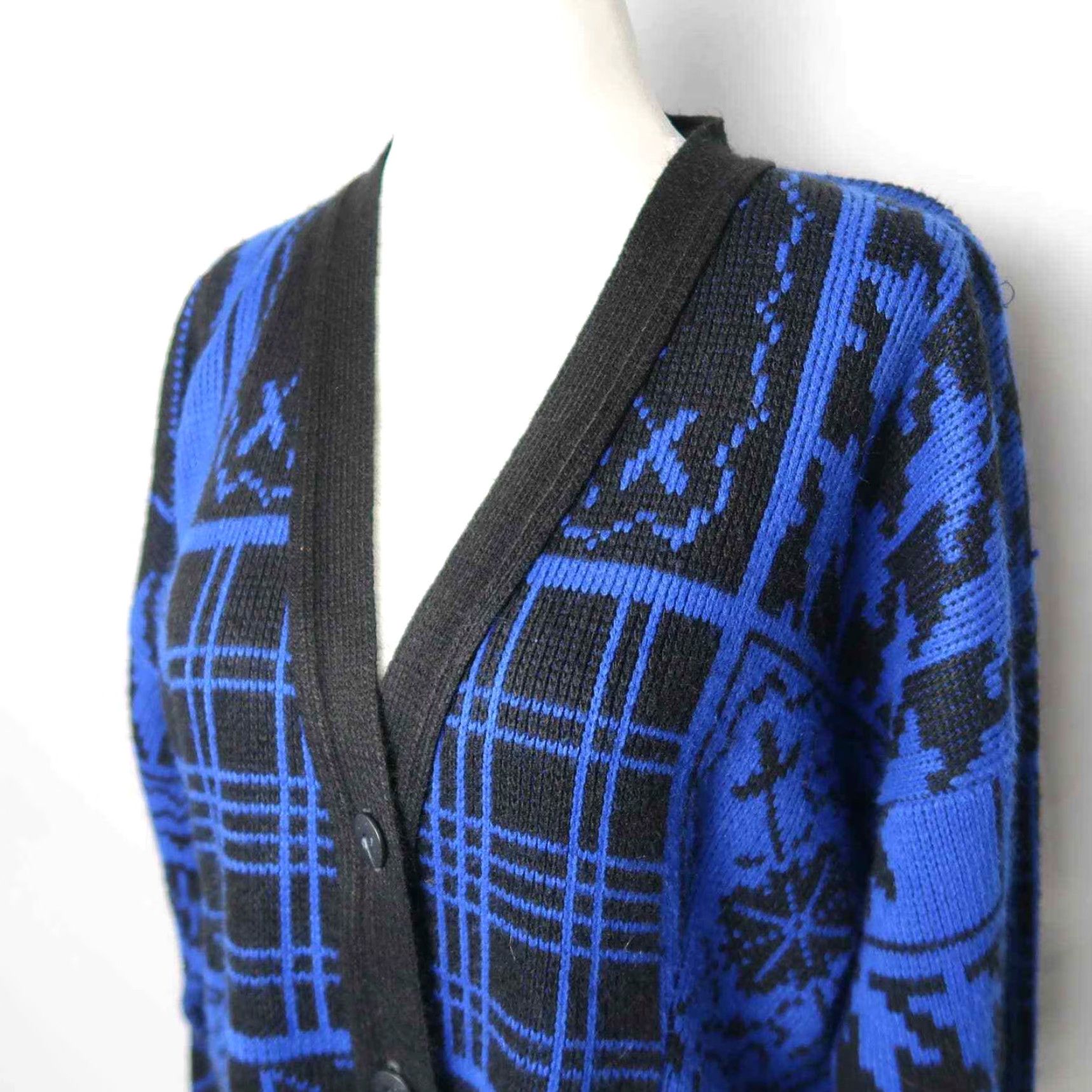 Vintage VINTAGE 90s Knit Cardigan Sweater M Blue Black Plaid Houndstooth Mixed Print Acrylic Button Front V-neck Casual Mens? Womens? Size M / US 6-8 / IT 42-44 - 2 Thumbnail