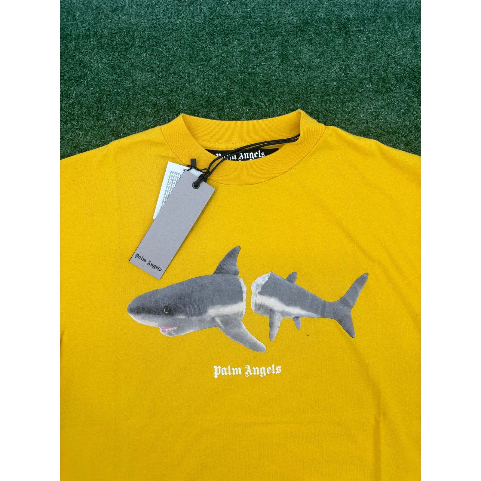 Palm Angels Palm Angels Classic Shark Design Yellow T-Shirt Size XS Size US XS / EU 42 / 0 - 3 Thumbnail