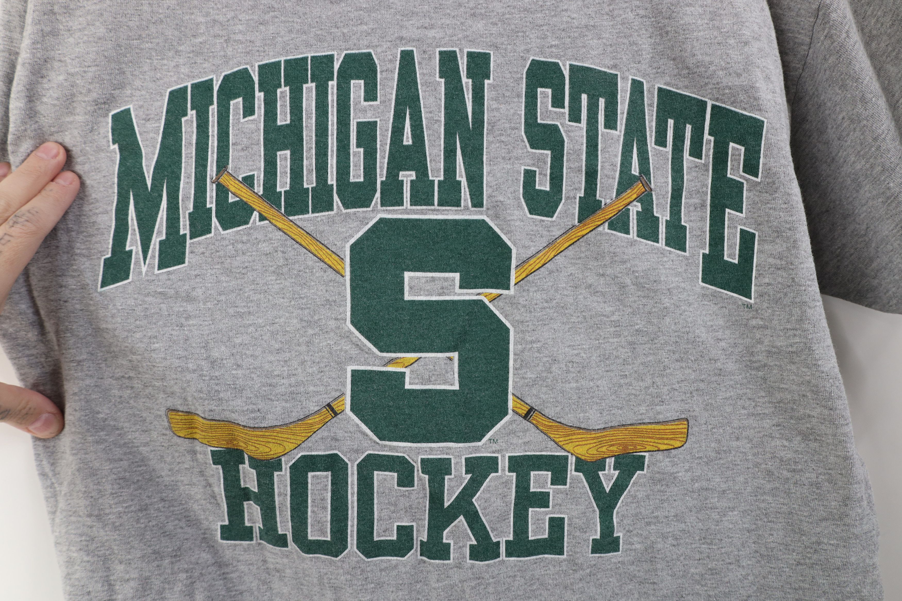 Vintage Vintage 90s Spell Michigan State University Hockey T-Shirt Size US M / EU 48-50 / 2 - 4 Thumbnail