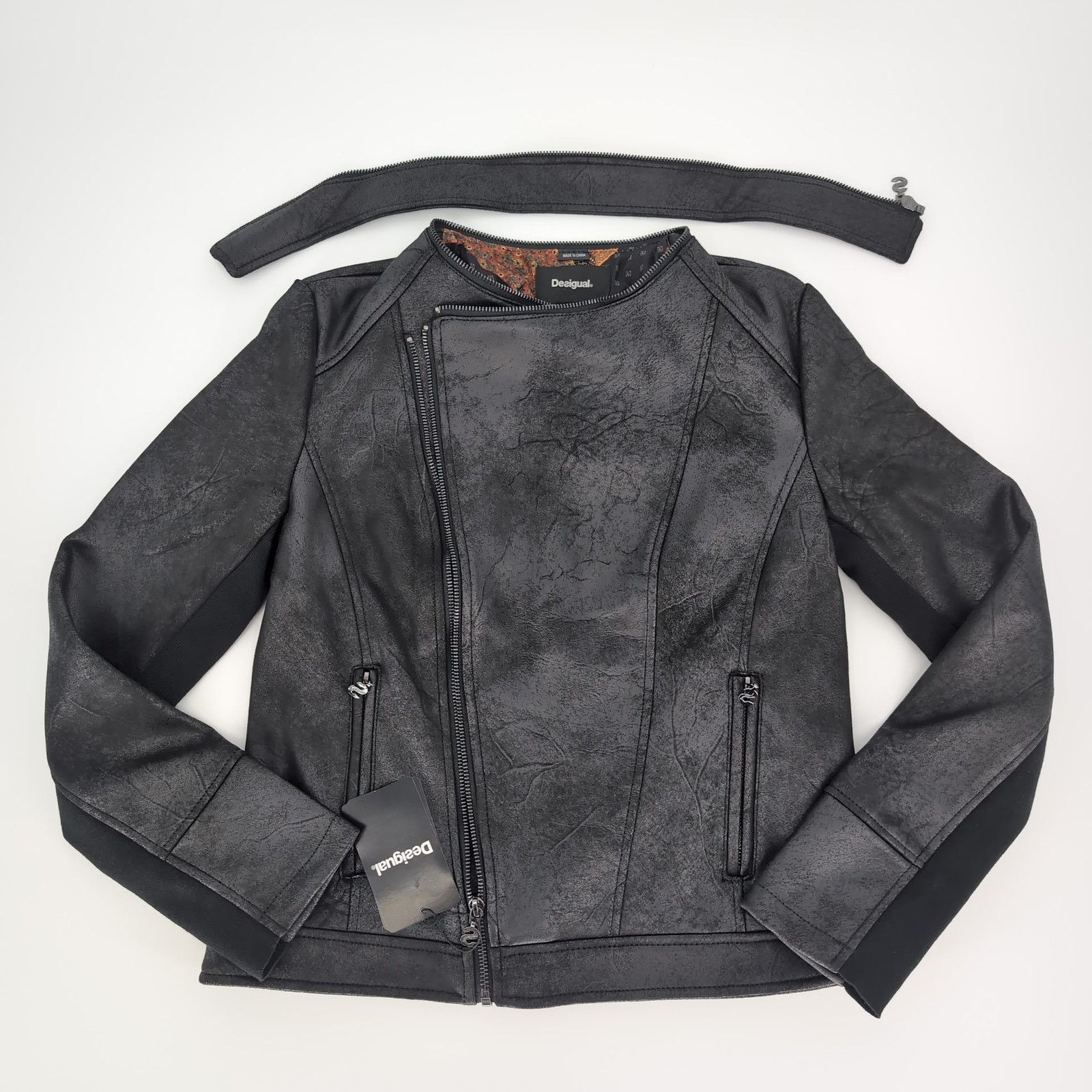Desigual Desigual Millet NWT Black Zipper Motorcycle Jacket US Size 6 Size S / US 4 / IT 40 - 6 Thumbnail