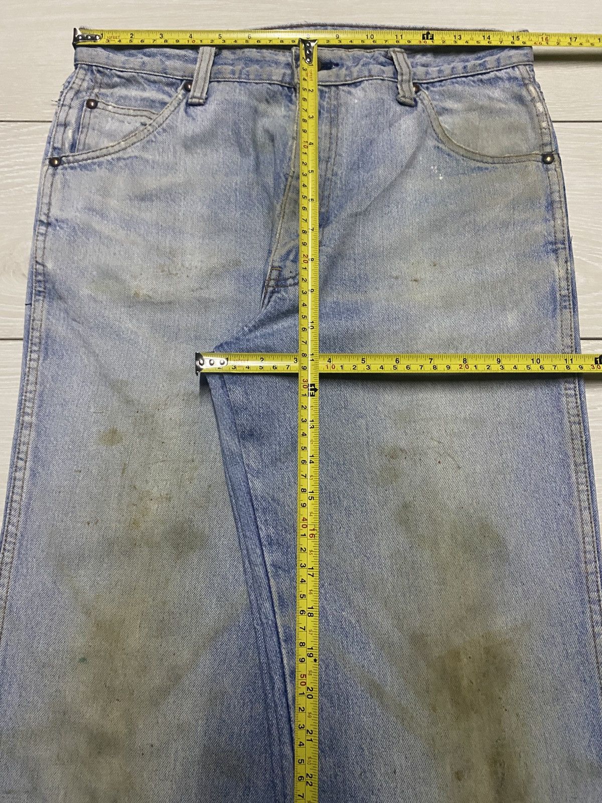 Japanese Brand Vintage Bee Bell Dirty Mud Wash Distressed Baggy Jeans Size US 31 - 16 Thumbnail