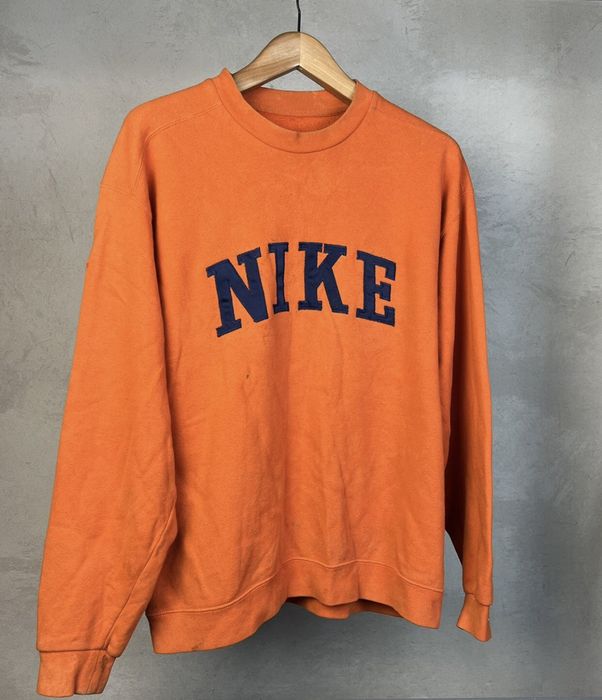 Nike sweatshirt 2024 big logo