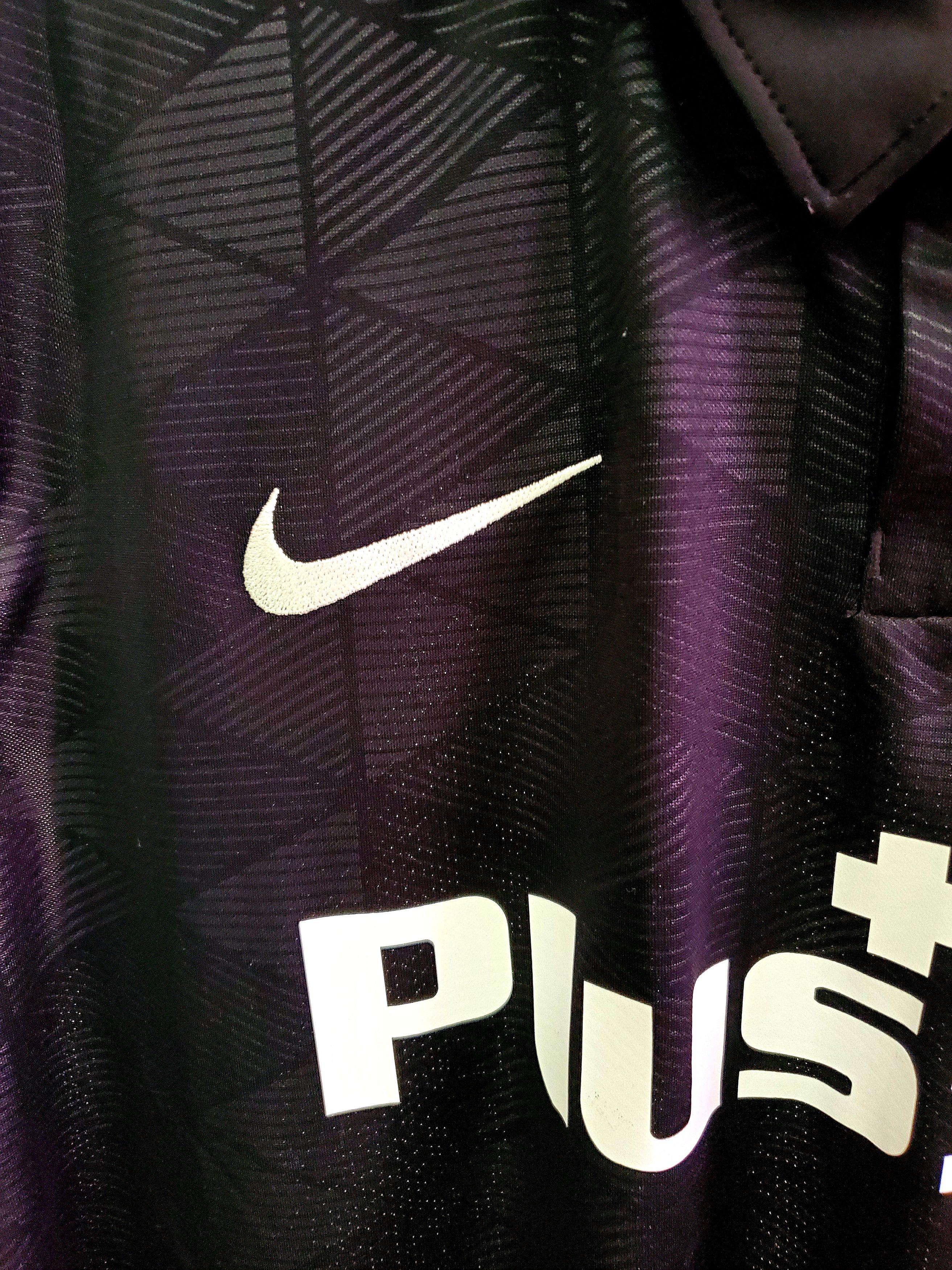 Nike YOUNG BOYS 2020/2021 soccer jersey perfect condition XXL Size US XXL / EU 58 / 5 - 3 Thumbnail