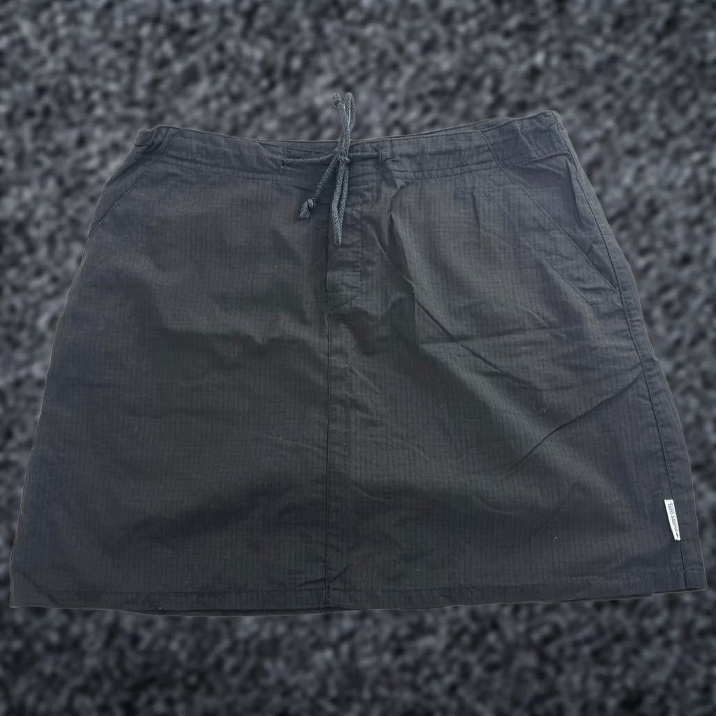 Patagonia Water Girl Patagonia Women's Swim Skirt Size 4 Black Drawstring Pockets Size 27" / US 4 / IT 40 - 1 Thumbnail