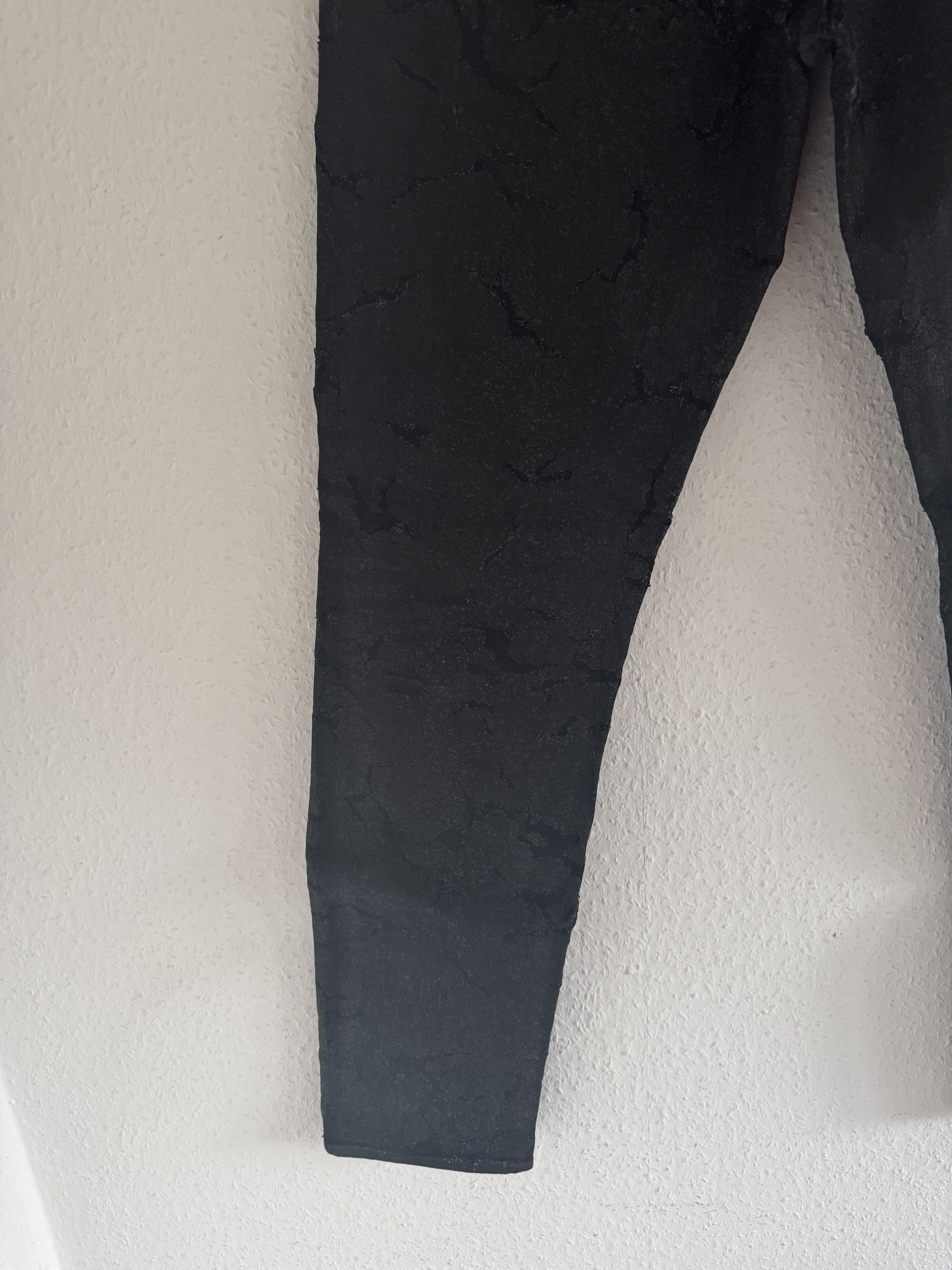 Cracked Paint Slim-Fit Denim Pants – Black