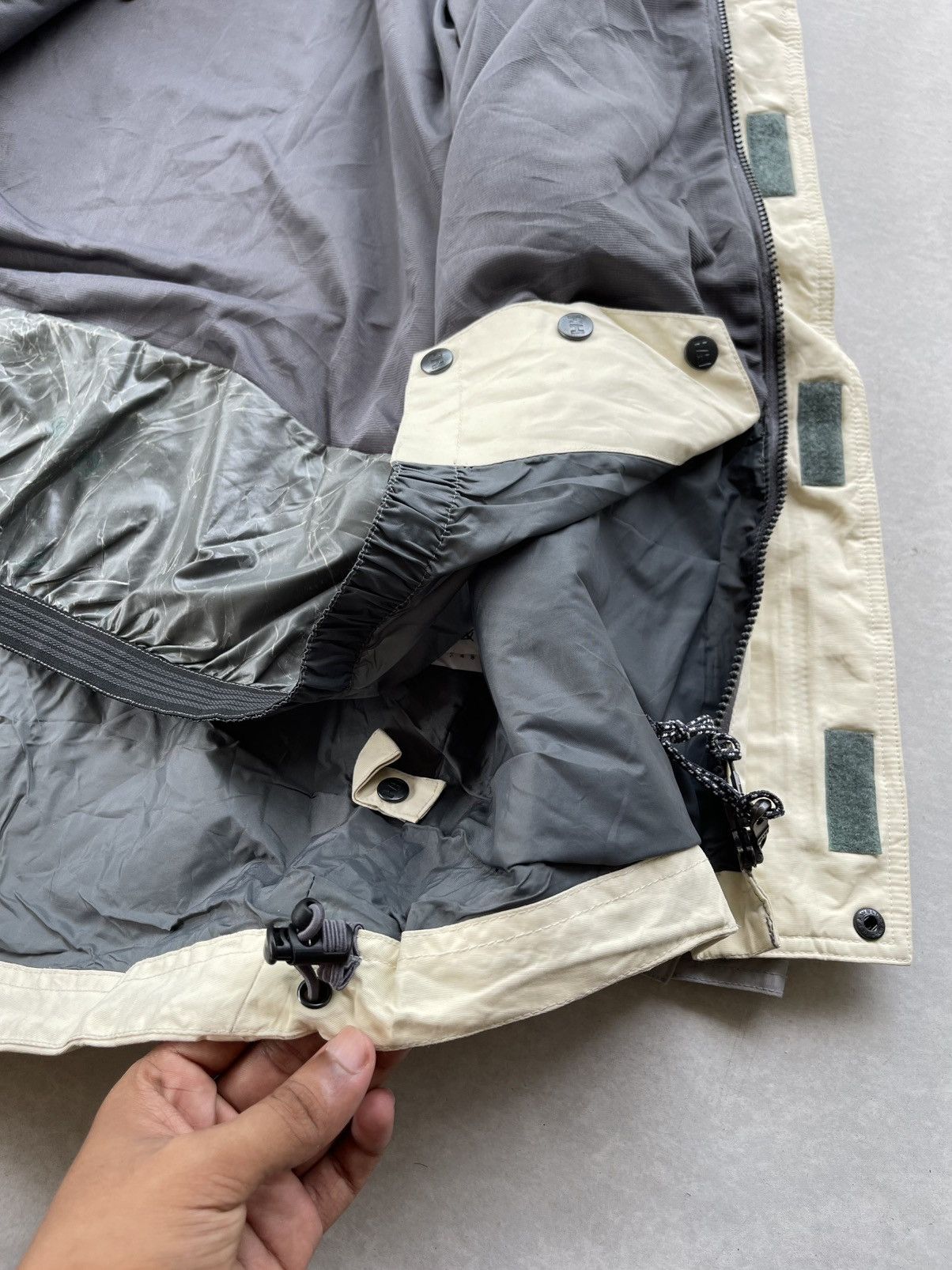 Helly Hansen 🔥VINTAGE HELLY HANSEN TECH WATERPROOF HOOD OUTDOOR JACKET Size US M / EU 48-50 / 2 - 12 Thumbnail