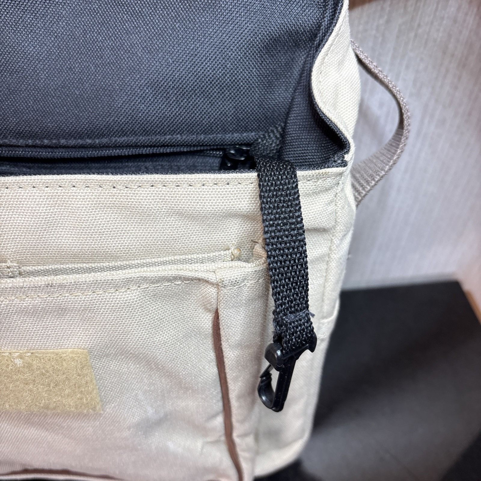Tilley Tilley Endurables The Town Bag Canvas Leather Crossbody Trav Size ONE SIZE - 11 Thumbnail