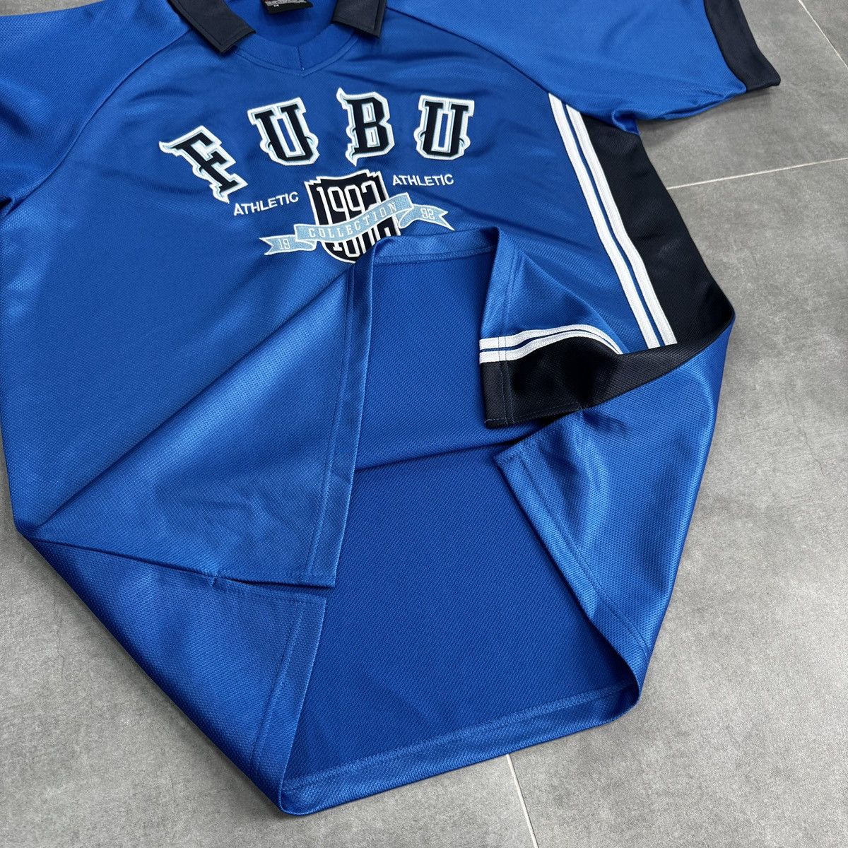 Fubu Vintage Fubu Embroidered Logo Rap Hip Hop Jersey T-Shirt Size US M / EU 48-50 / 2 - 9 Thumbnail