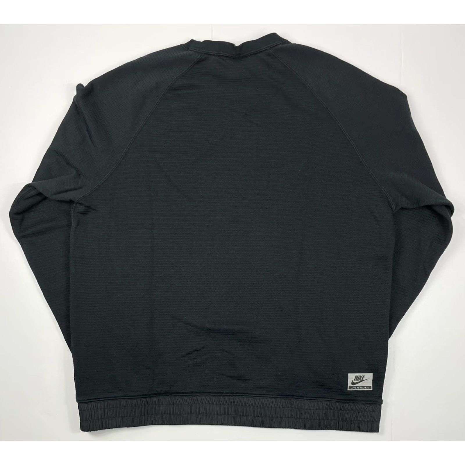 Nike Nike Mens Sweatshirt Crewneck Reflective Swoosh Jacket Running International Size US XL / EU 56 / 4 - 4 Thumbnail