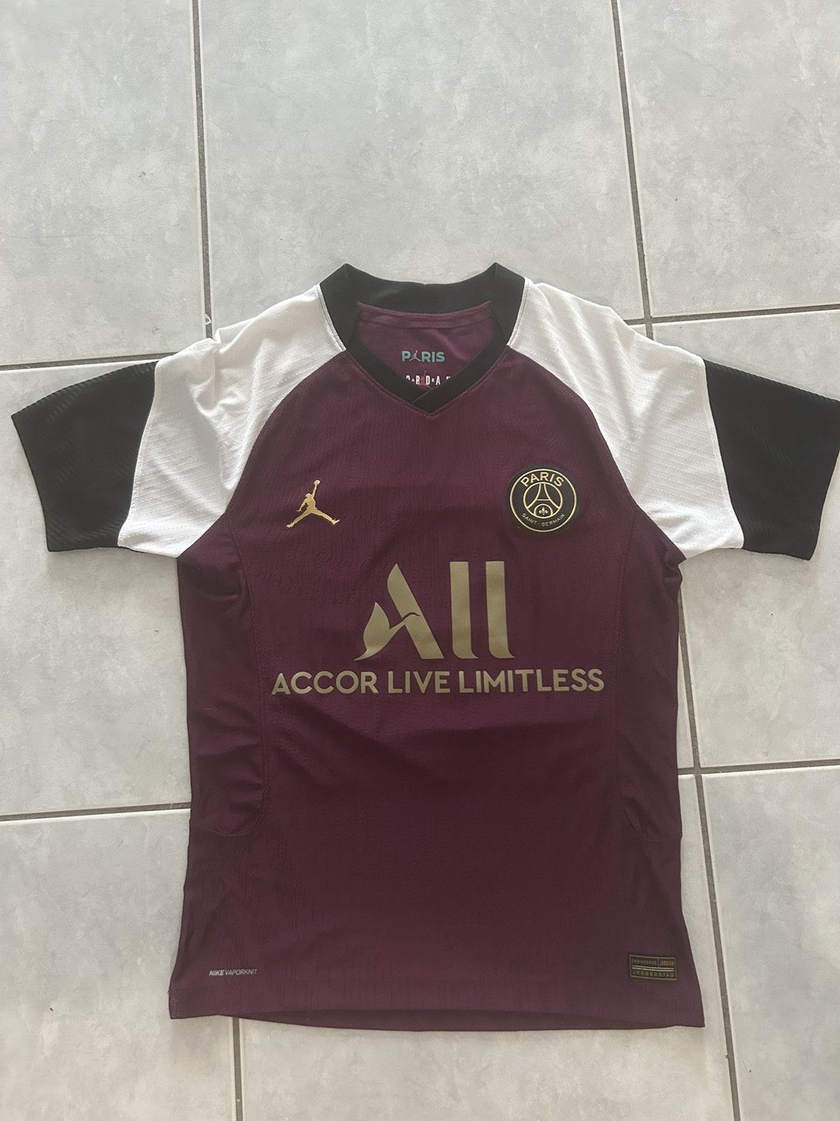 Nike Neymar Jordan Jersey Size US S / EU 44-46 / 1 - 1 Thumbnail