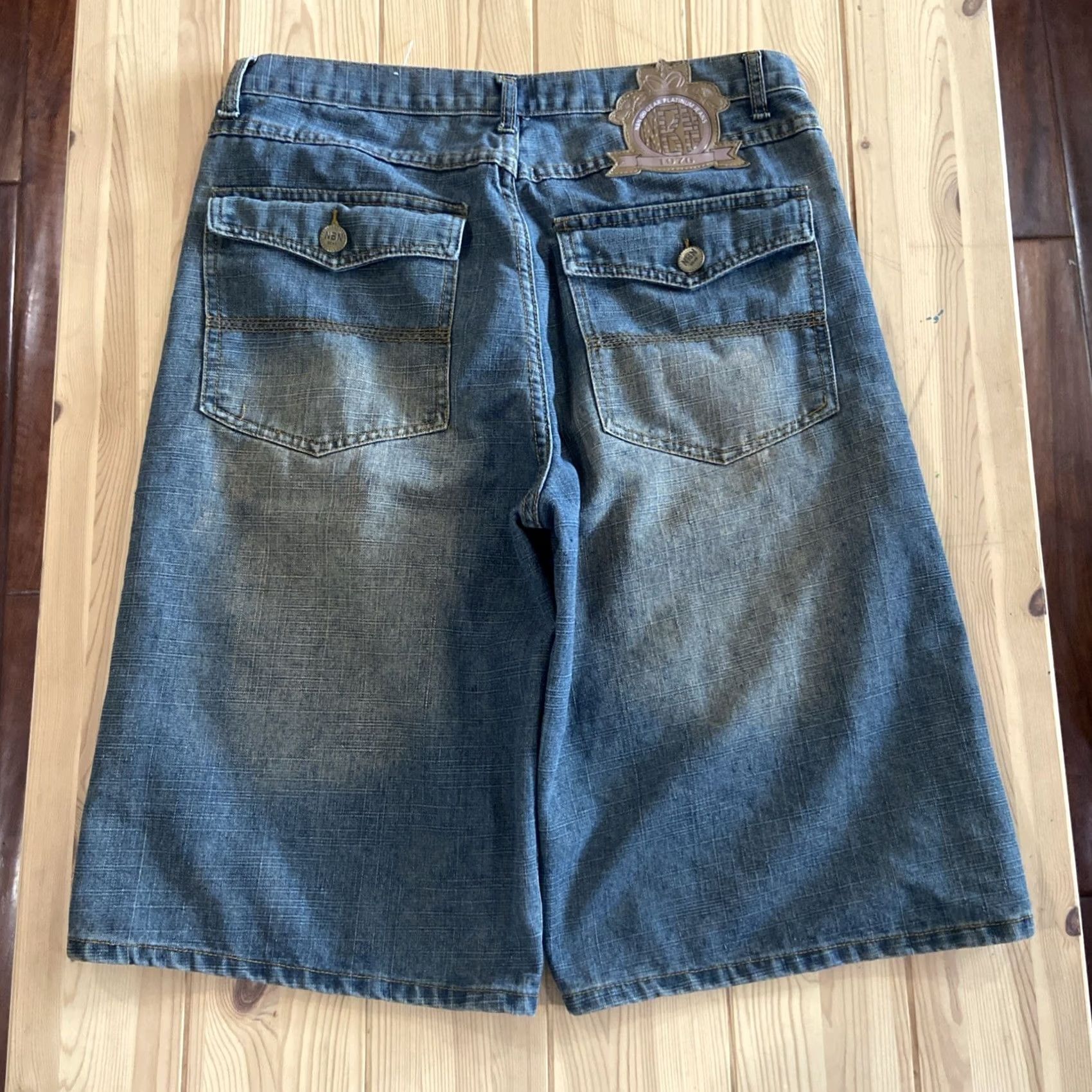 Vintage NBN Gear Men’s Blue Distressed Baggy Jorts Size 34 Denim 90s Casual Relaxed Pockets Distressed Front Flat Front Chin o Size US 34 / EU 50 - 6 Thumbnail