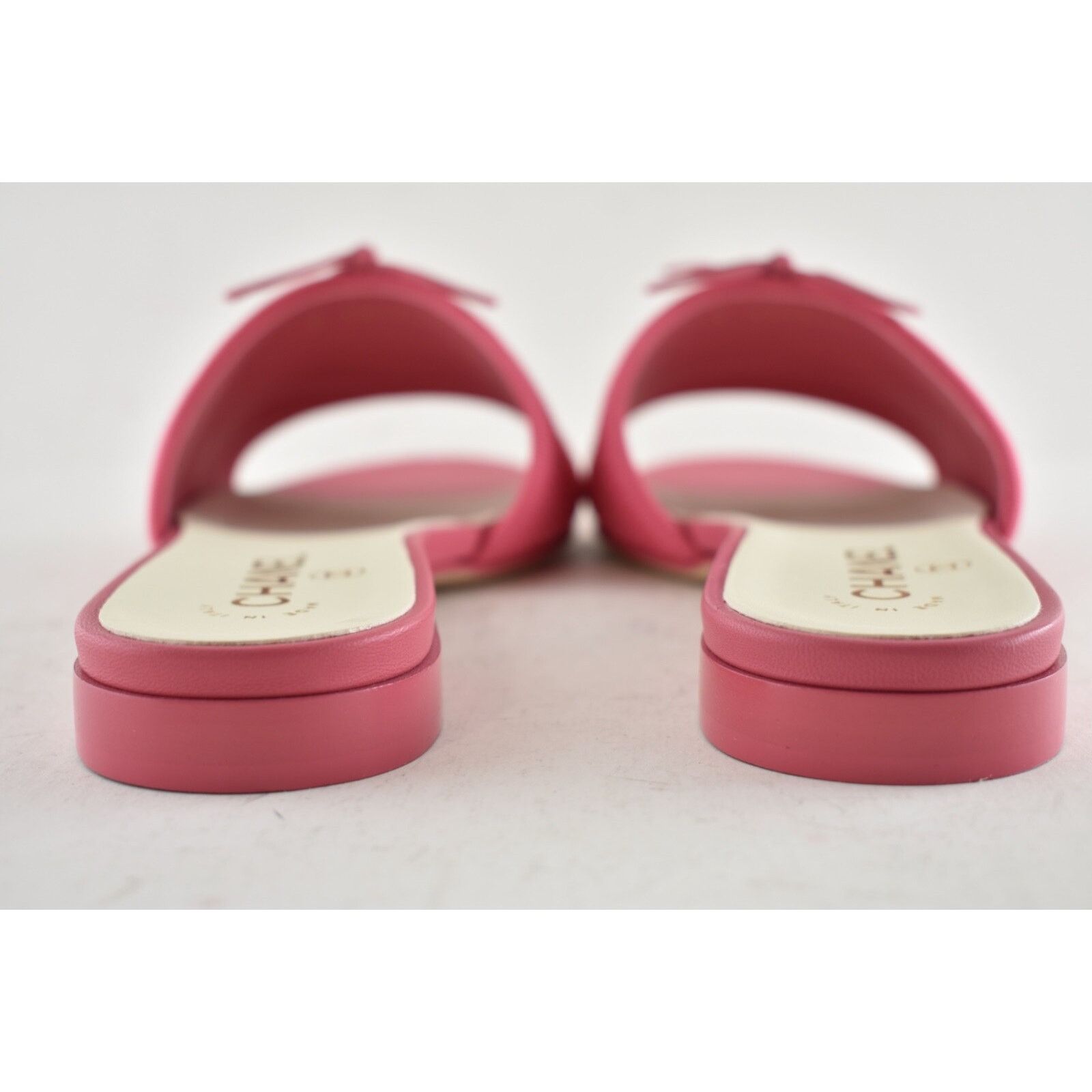 Chanel Chanel 24P Dark Pink Embroidered CC Logo Bow Tie Mule Size US 8 / IT 38 - 15 Thumbnail