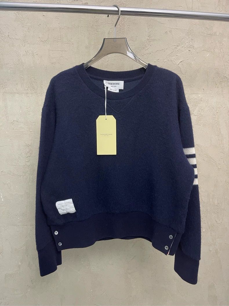 Thom Browne Thom browne Dark blue four-striped round-neck cashmere swea Size US S / EU 44-46 / 1 - 1 Thumbnail