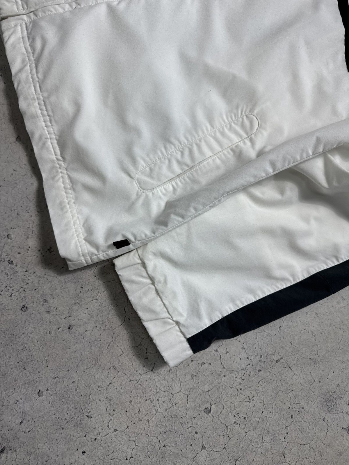 Nike Nike Vintage Light Nylon Jacket White Drill Y2K Size US L / EU 52-54 / 3 - 4 Thumbnail