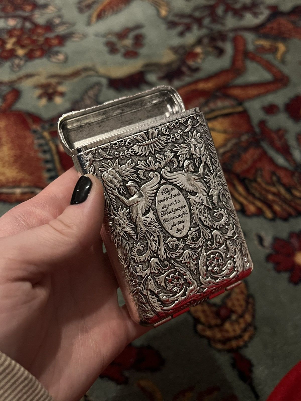Vintage Vintage embossed cigarette case angel floral renaissance Size ONE SIZE - 20 Thumbnail